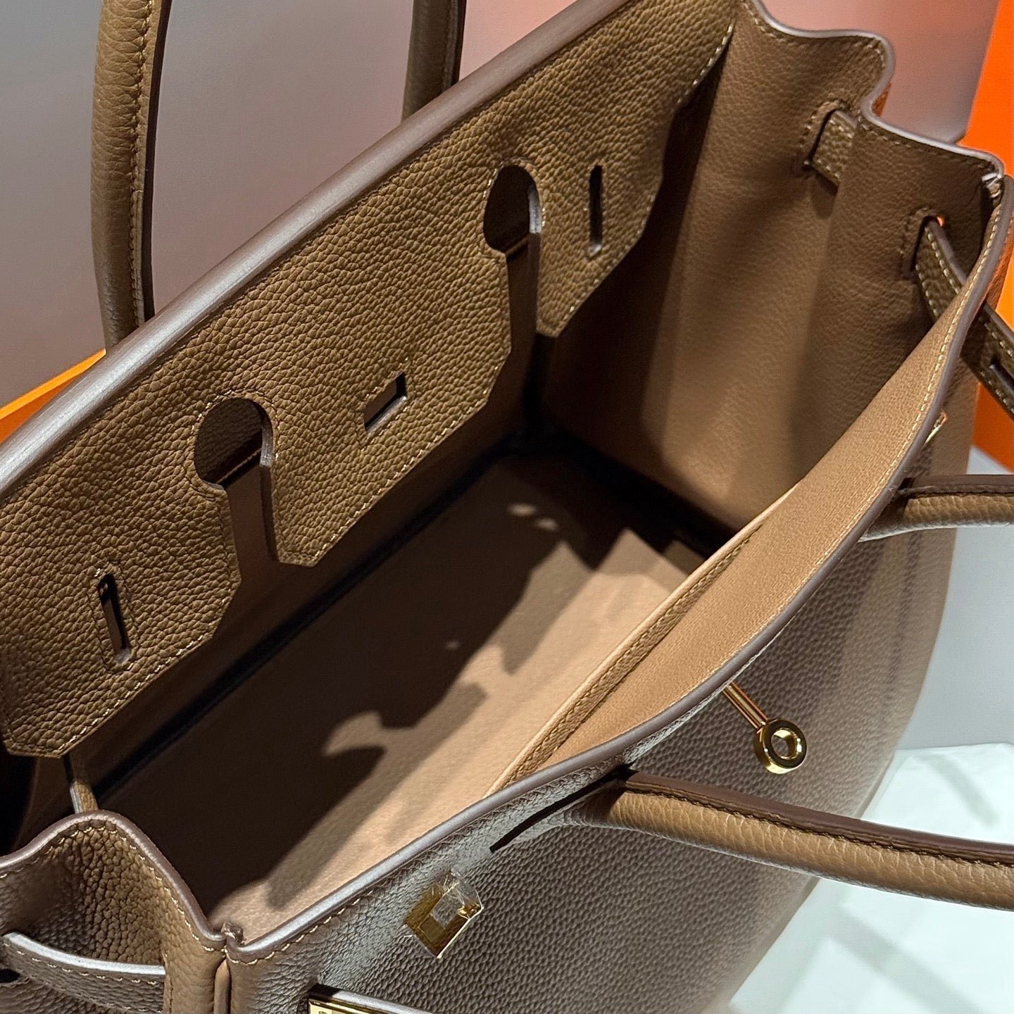 25S HERMES BIRKIN 30 IN COFFEE CALFSKIN GOLD HARDWARE - Image 3