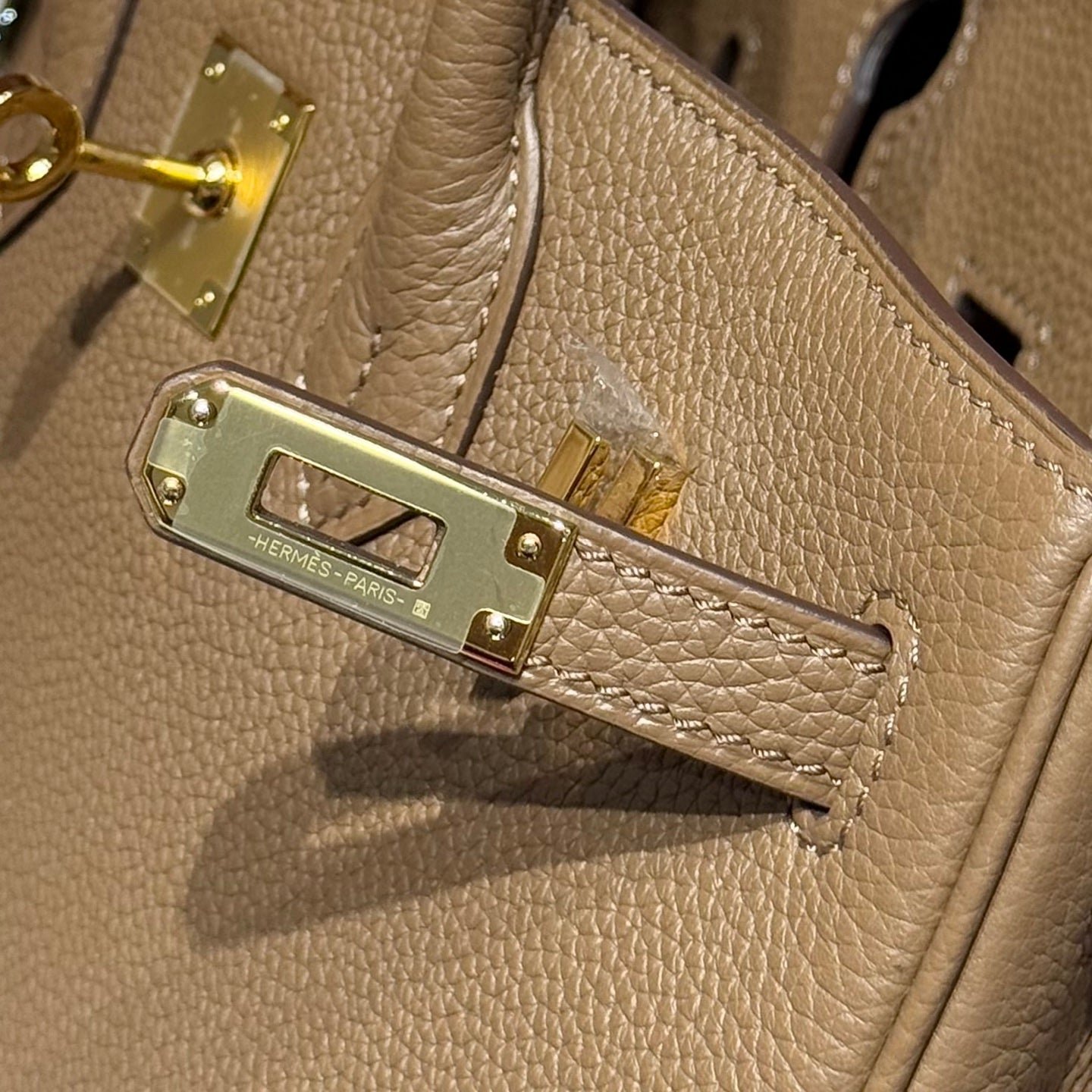 25S HERMES BIRKIN 25 IN DARK BROWN CALFSKIN GOLD HARDWARE - Image 13