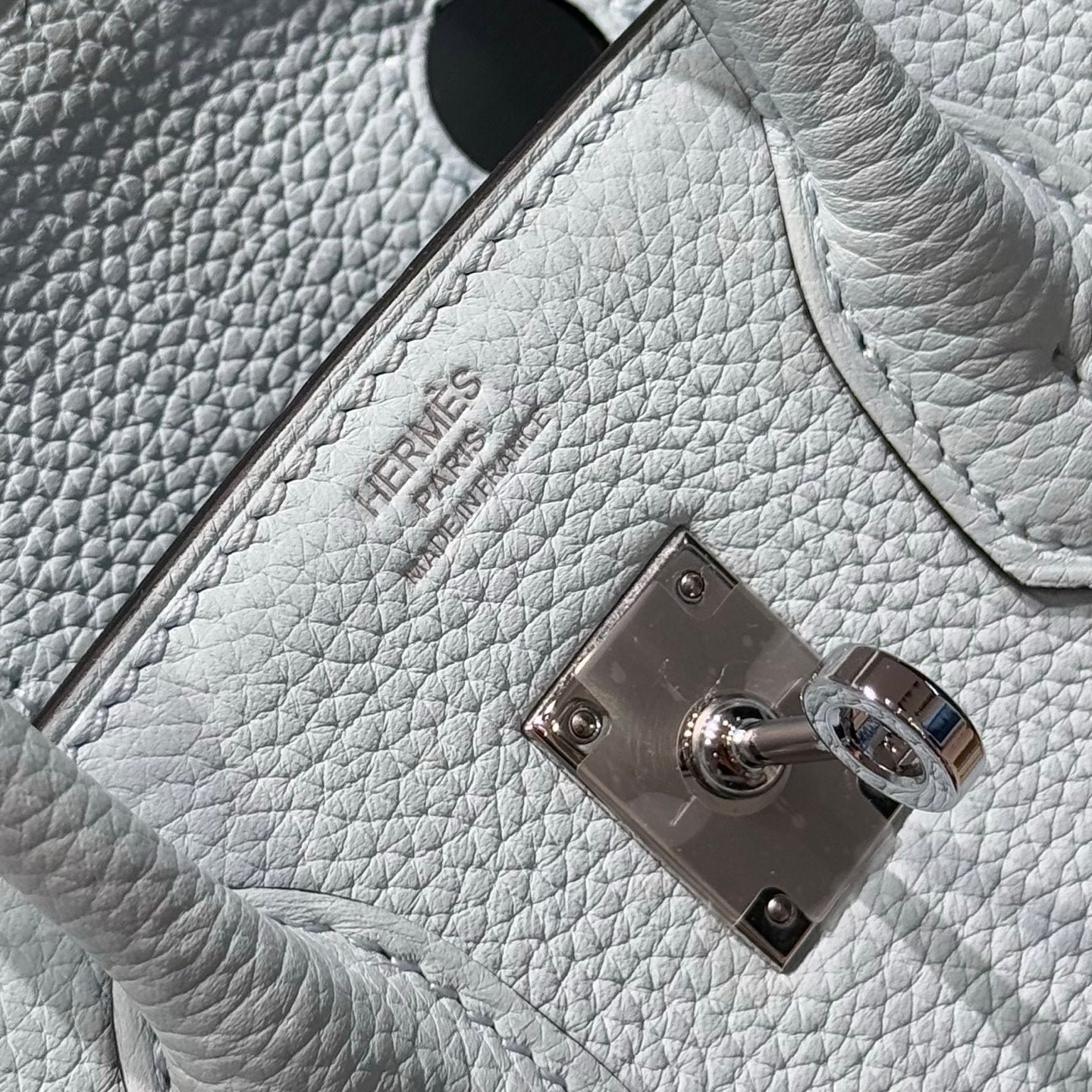 HERMES 25S MEDIUM BIRKIN 25 IN CLOUD BLUE CALFSKIN SILVER HARDWARE - Image 4