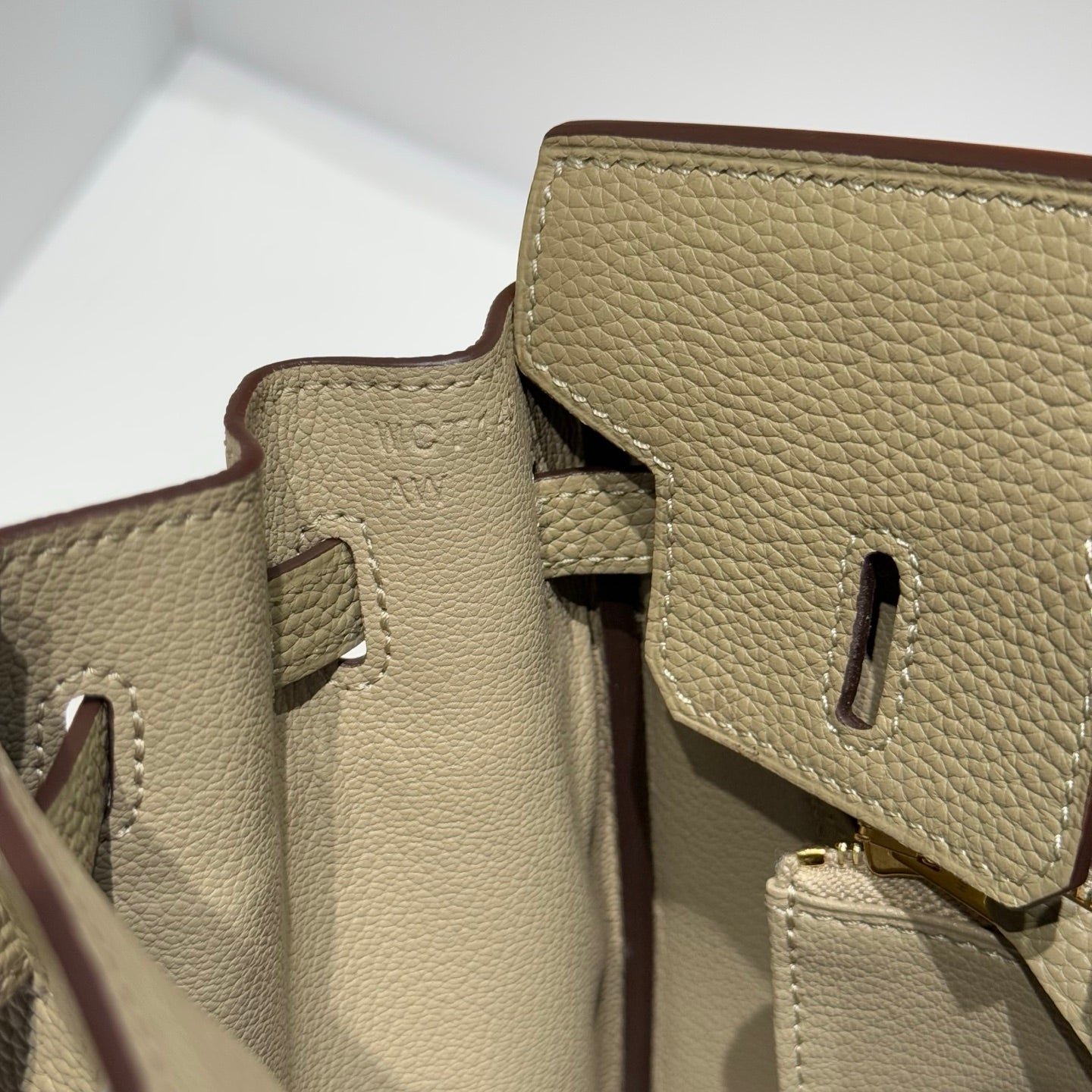 HERMES 25S MEDIUM BIRKIN 25 IN DARK KHAKI CALFSKIN GOLD HARDWARE - Image 18