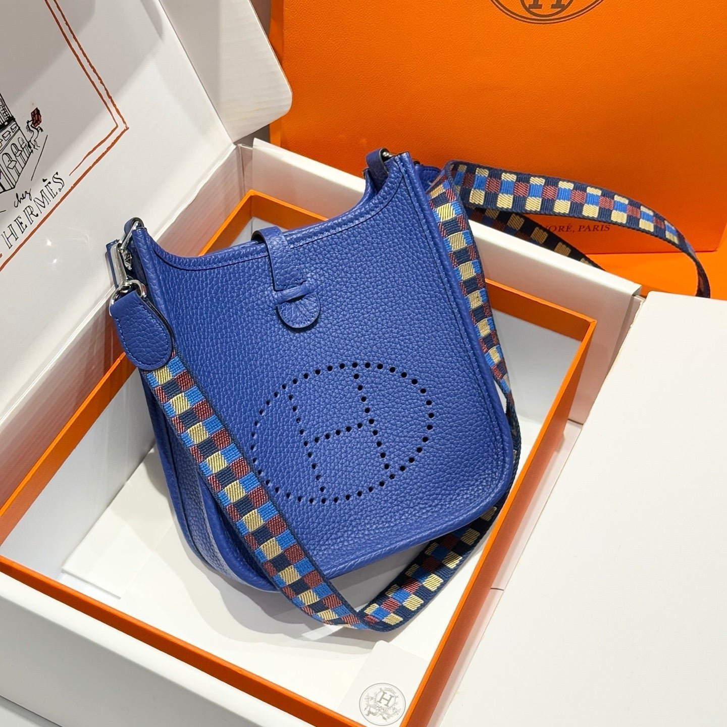 HERMES 25S MINI EVELYNE 18 IN BLUE PATTERNED STRAP CALFSKIN SILVER HARDWARE - Image 10