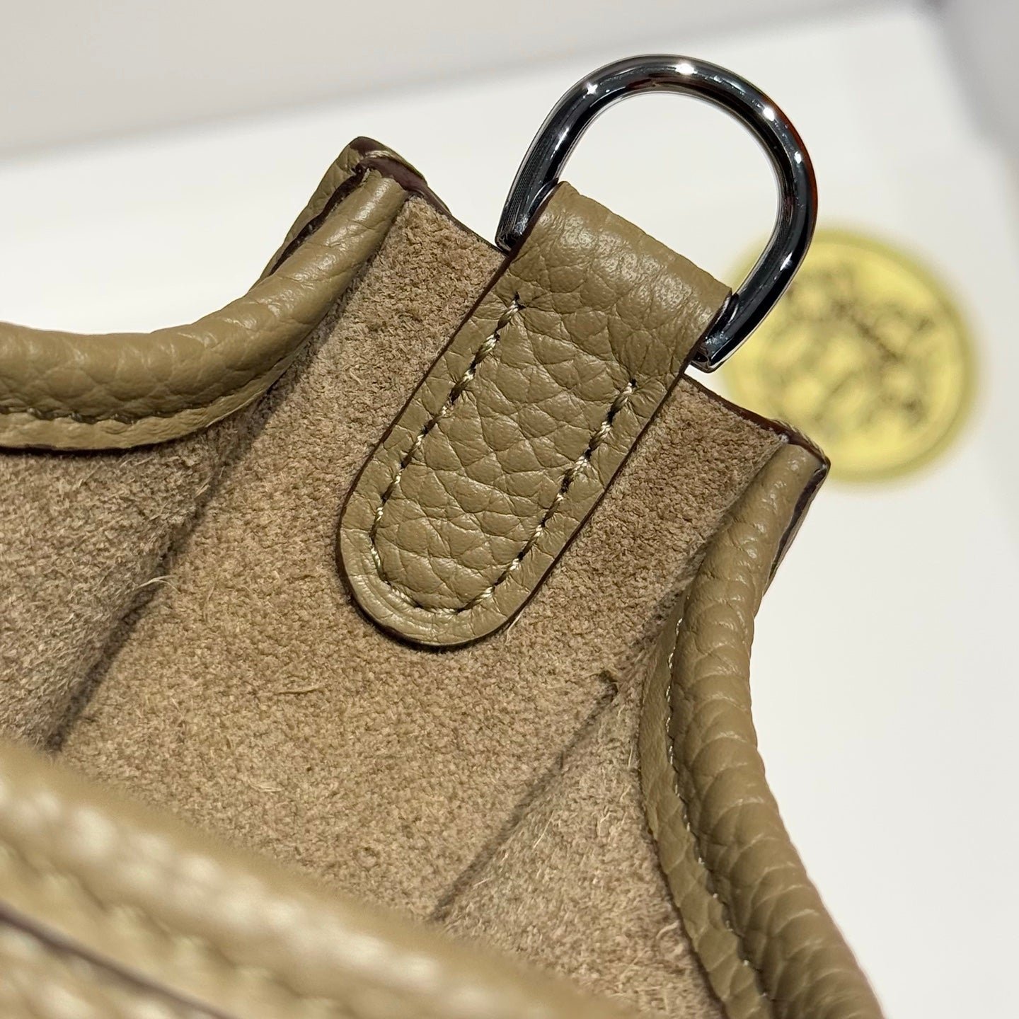 HERMES 25S MINI EVELYNE 18 IN BEIGE MARFA PATTERNED STRAP CALFSKIN SILVER HARDWARE - Image 17