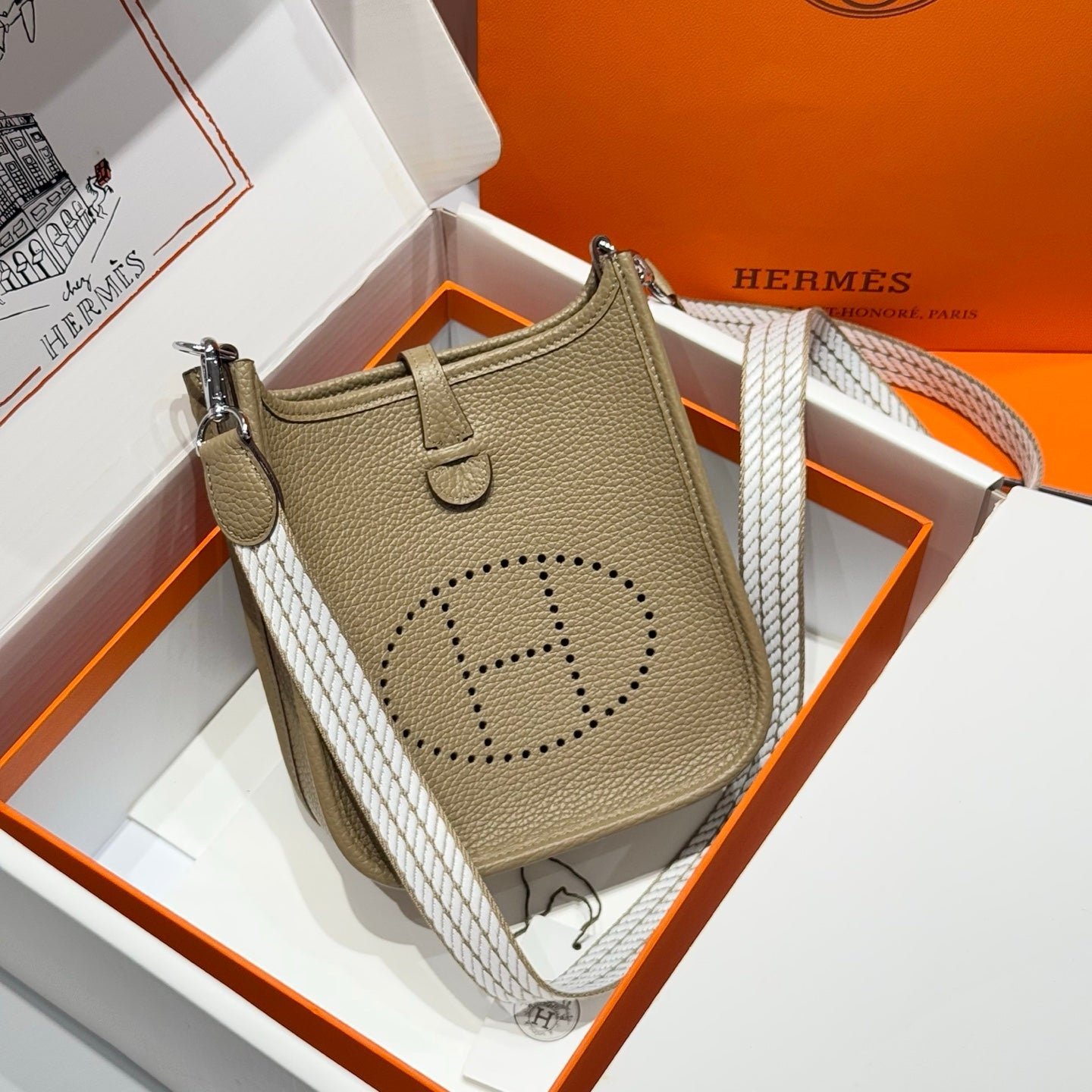 HERMES 25S MINI EVELYNE 18 IN BEIGE MARFA PATTERNED STRAP CALFSKIN SILVER HARDWARE - Image 10