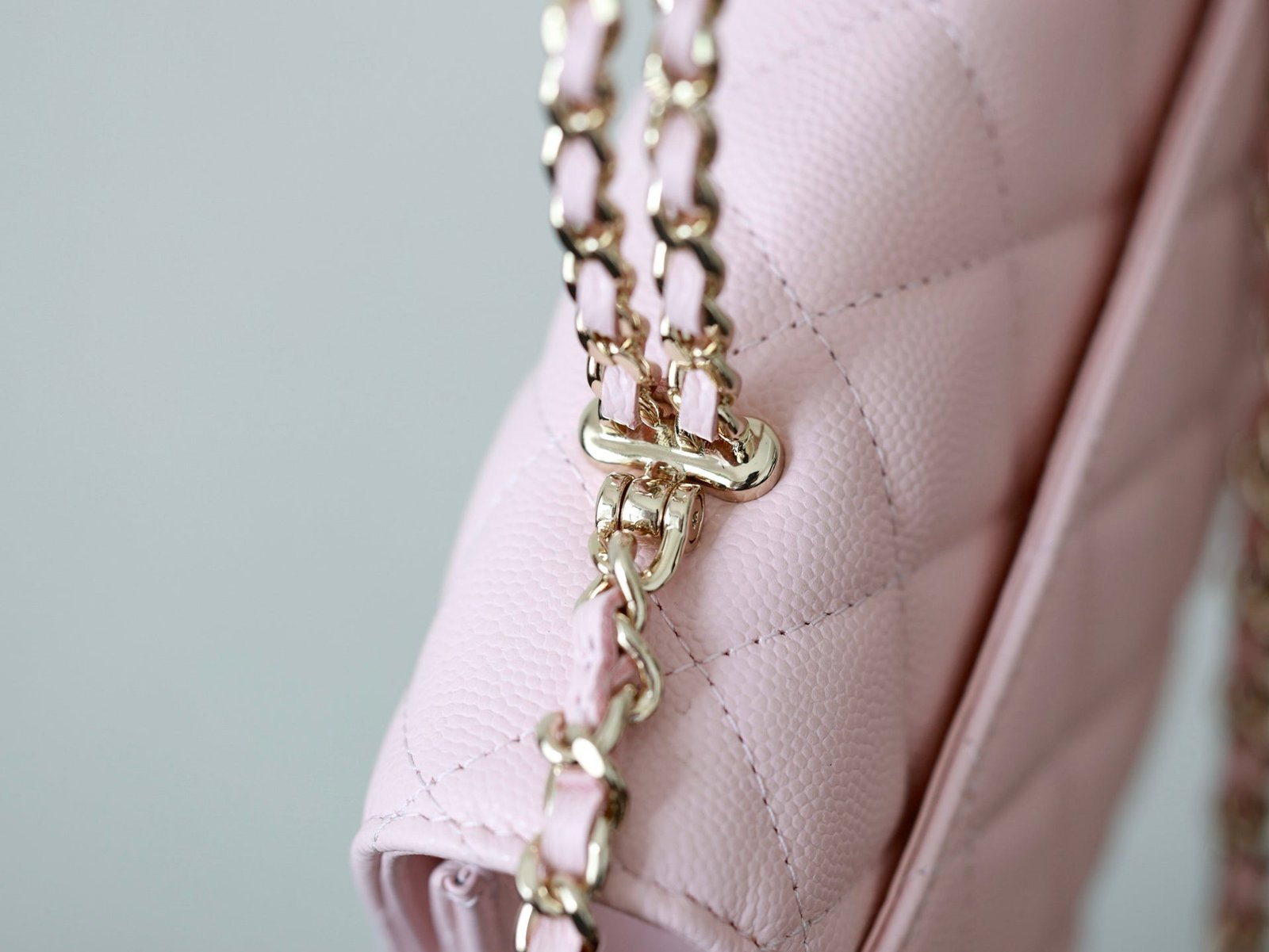 CHANEL 25S KELLY IN PASTEL PINK LAMBSKIN WITH GOLD HARDWARE - Image 6