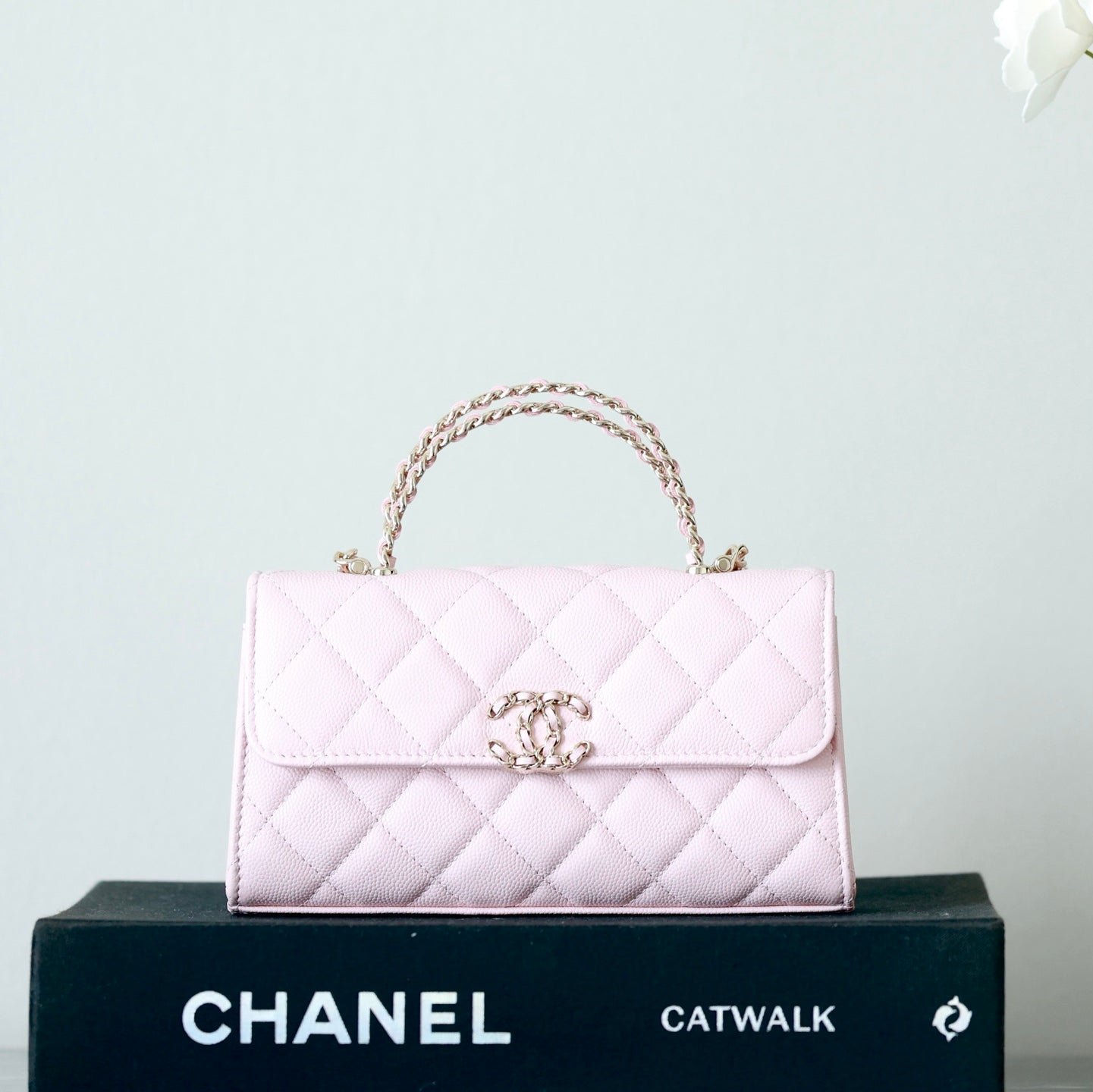 CHANEL 25S KELLY IN PASTEL PINK LAMBSKIN WITH GOLD HARDWARE - Image 9
