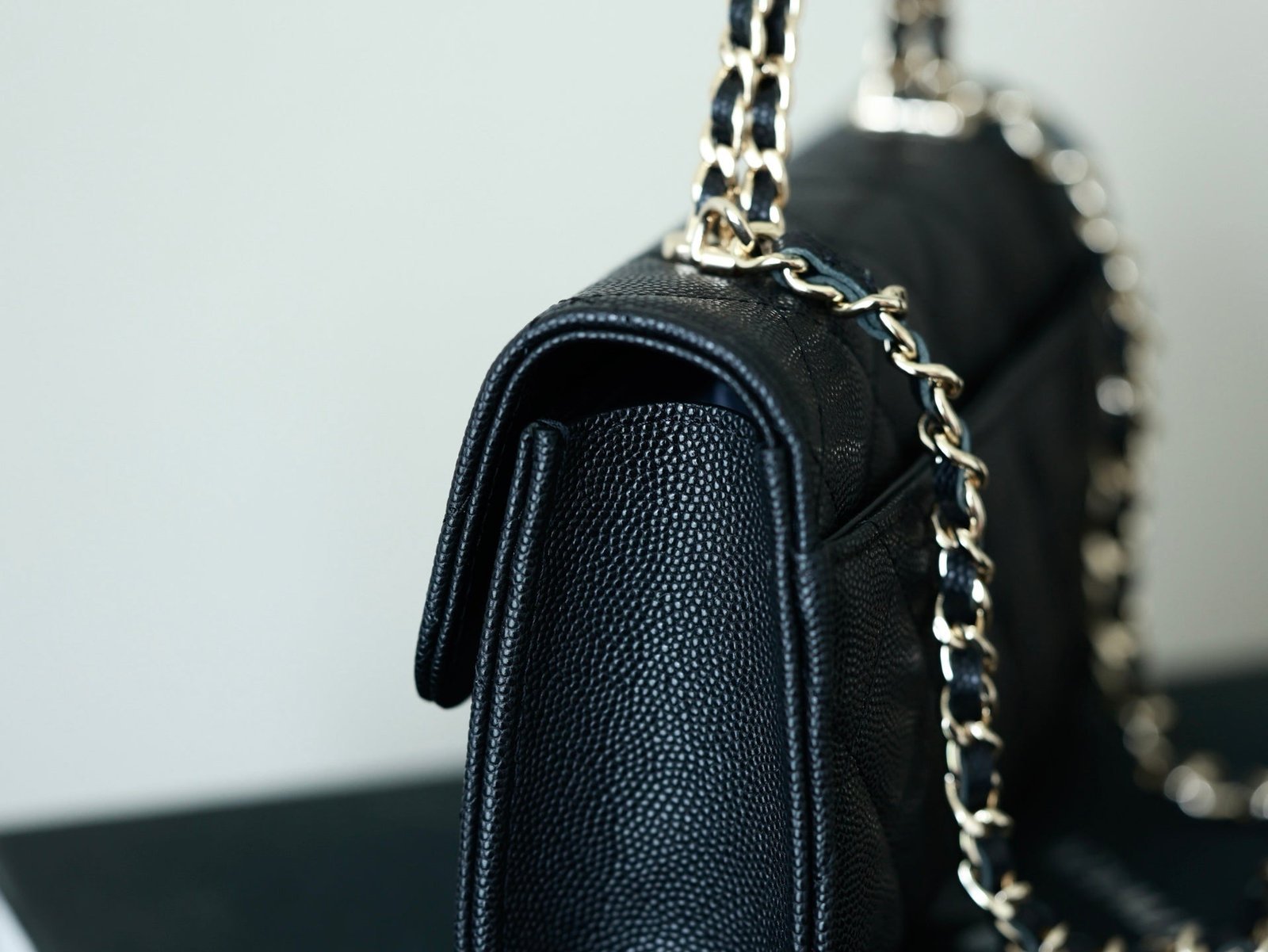 CHANEL 25S KELLY IN BLACK LAMBSKIN WITH GOLD HARDWARE - Image 5