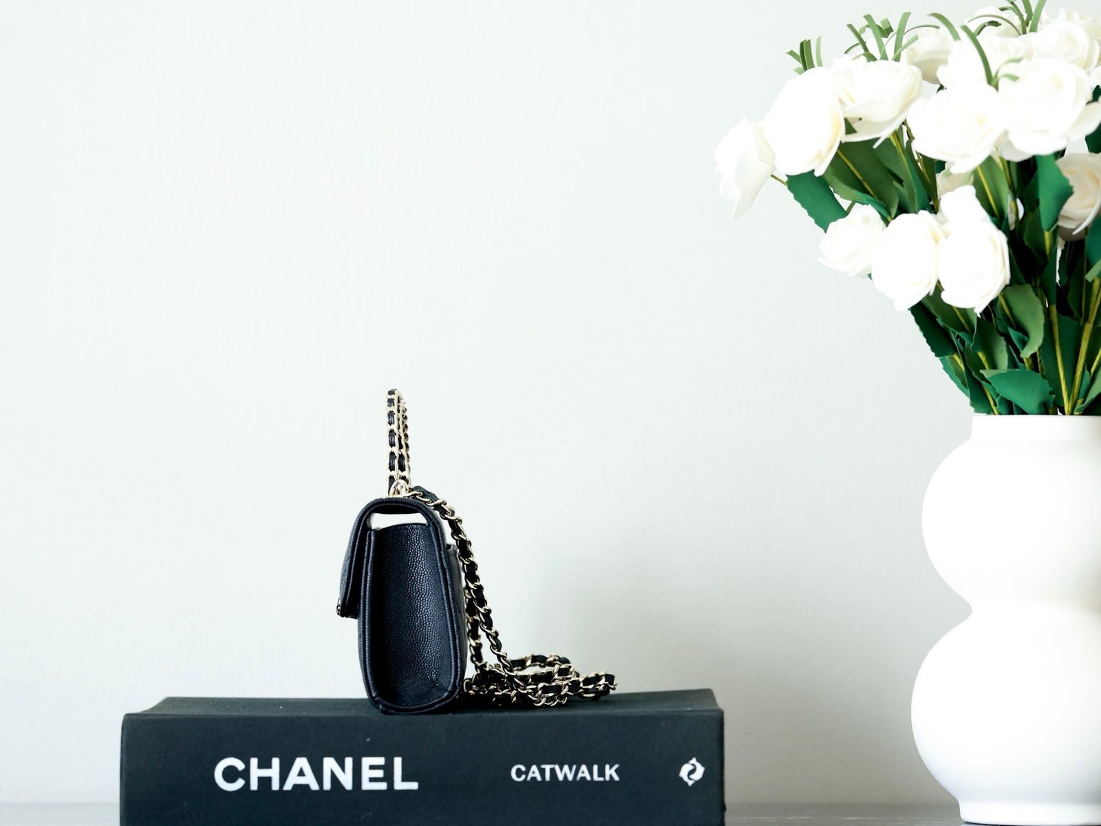 CHANEL 25S KELLY IN BLACK LAMBSKIN WITH GOLD HARDWARE - Image 7