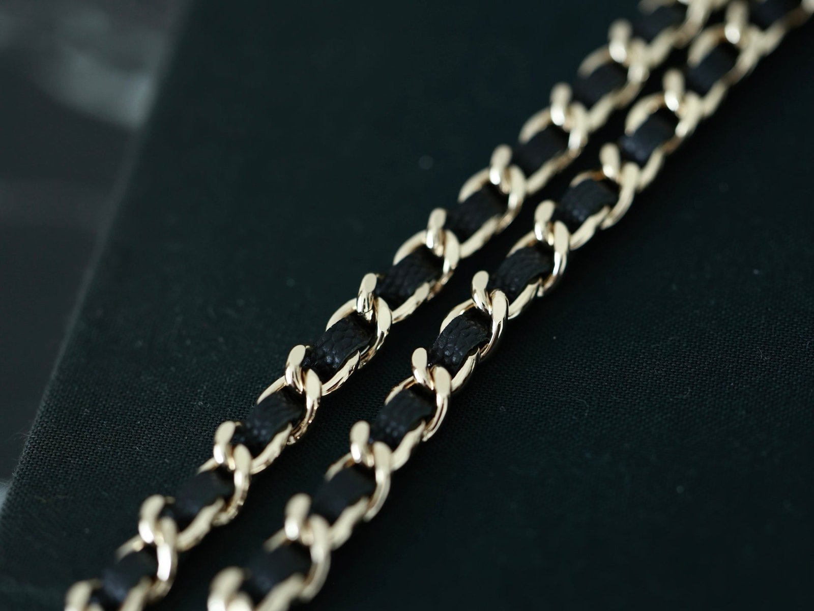 CHANEL 25S KELLY IN BLACK LAMBSKIN WITH GOLD HARDWARE - Image 18