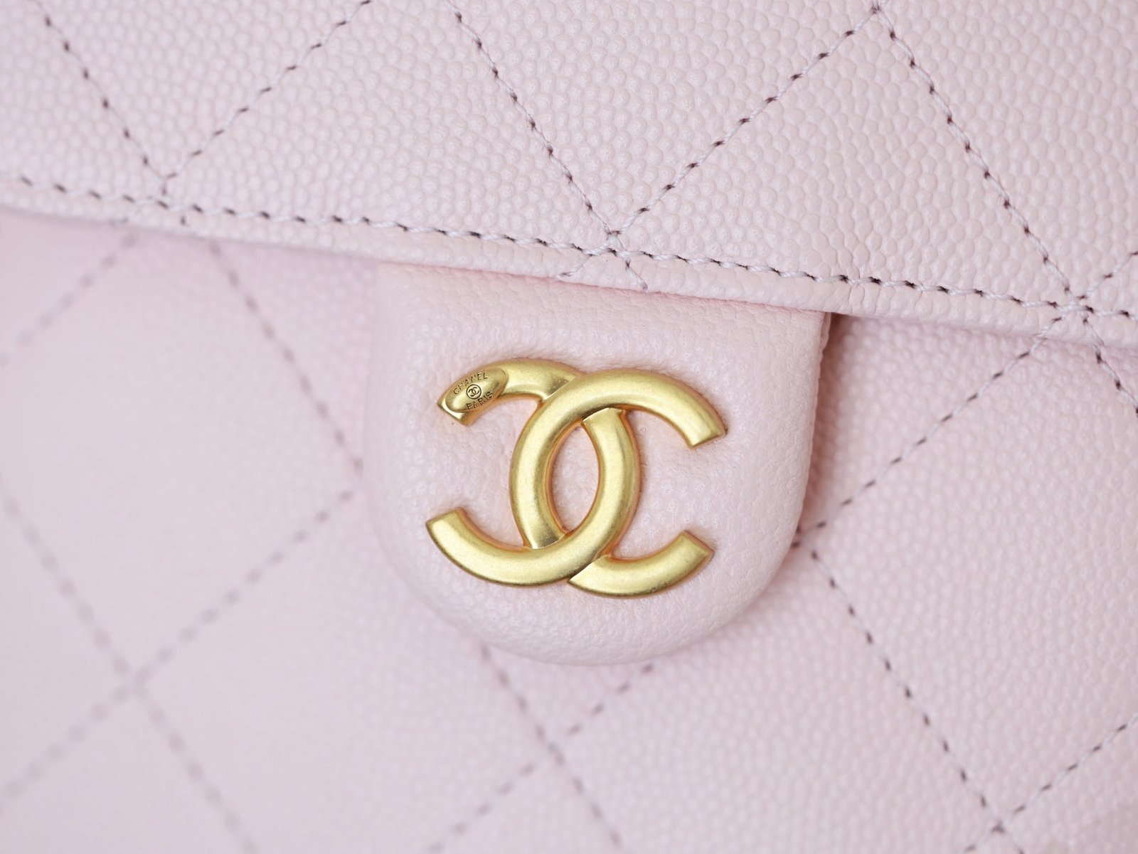 CHANEL 25S HOBO BAG 30 CM IN LIGHT PINK LAMBSKIN WITH GOLD HARDWARE - Image 4