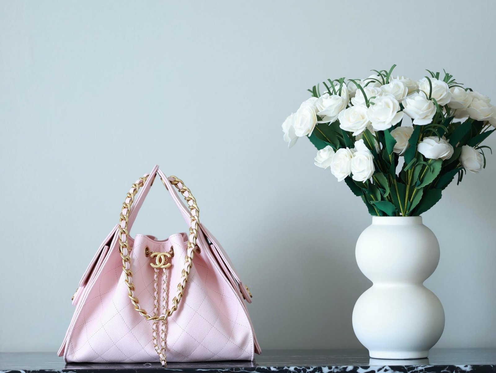 CHANEL 25S HOBO BAG 30 CM IN LIGHT PINK LAMBSKIN WITH GOLD HARDWARE - Image 11