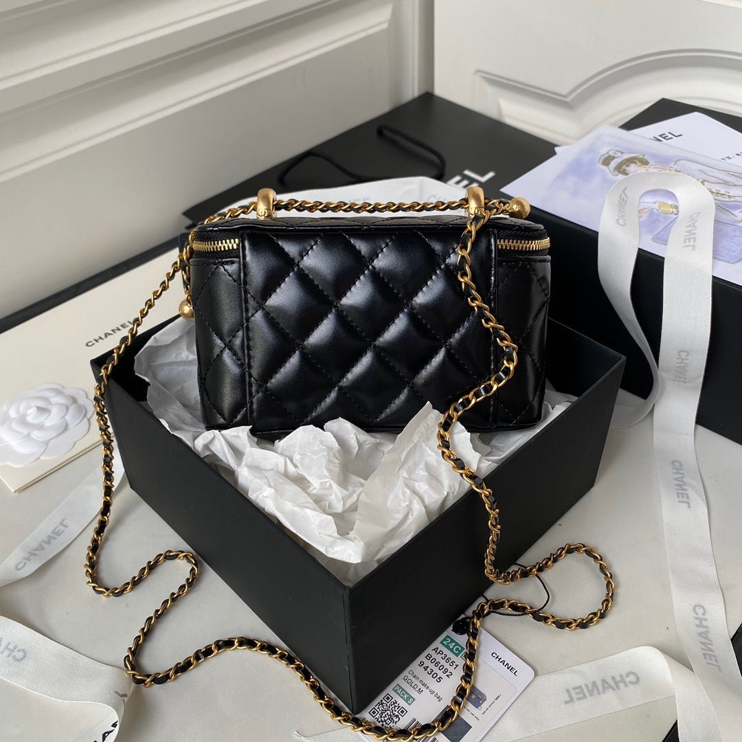 CC VANITY CASE 19 BLACK LAMBSKIN GOLD HARDWARE - Image 11