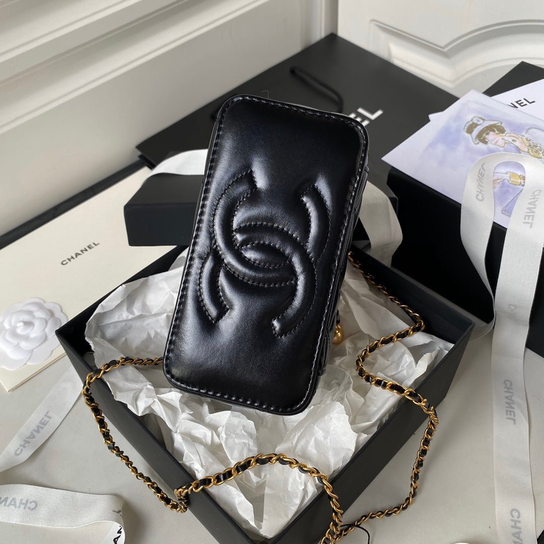 CC VANITY CASE 19 BLACK LAMBSKIN GOLD HARDWARE - Image 16