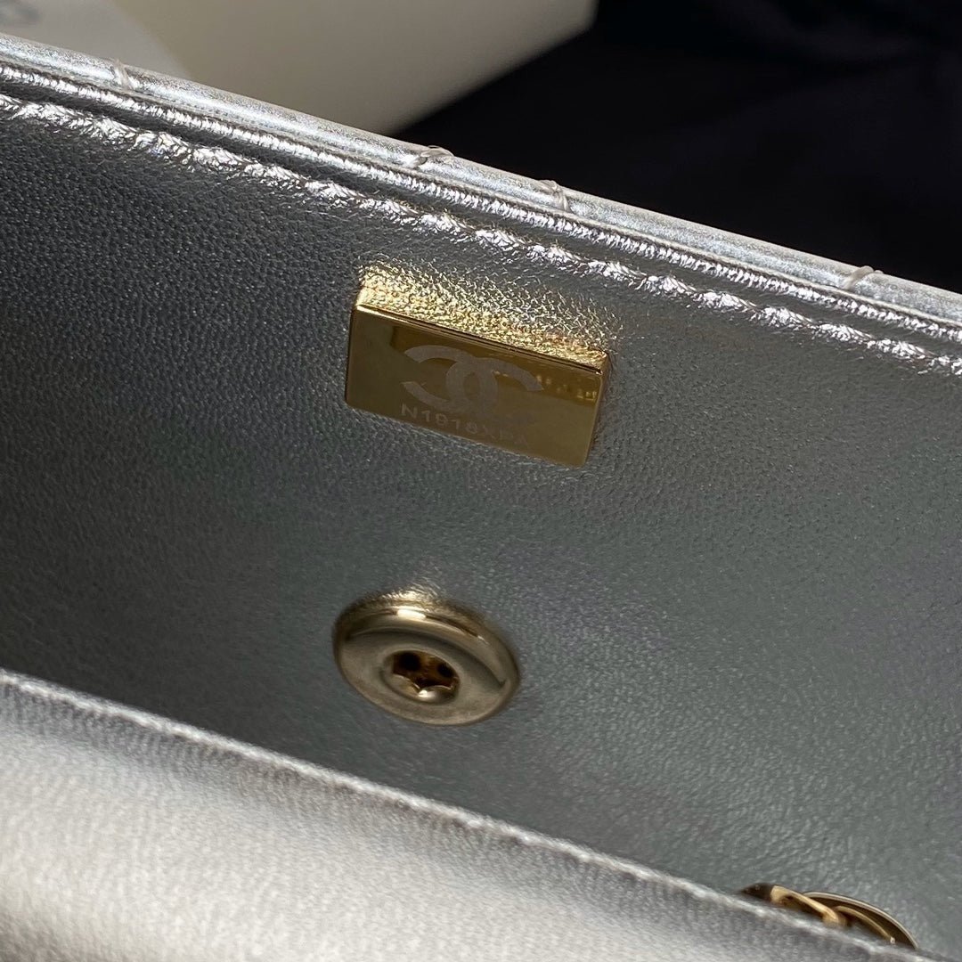 CC MINI 19 FLAP BAG IN SILVER METALLIC CALFSKIN WITH STRAP - Image 5
