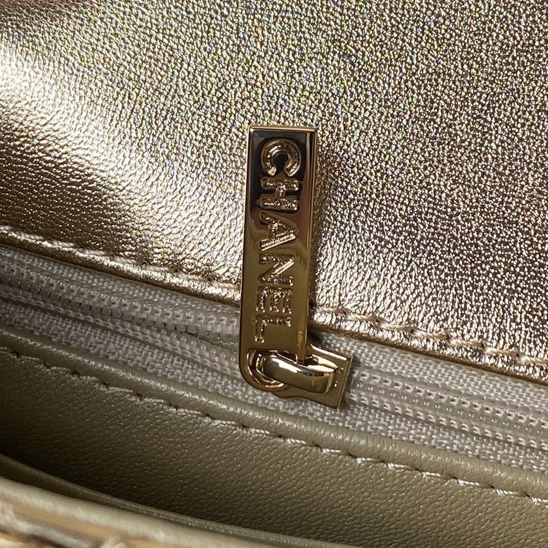 CC MINI 19 FLAP BAG IN GOLDEN METALLIC CALFSKIN WITH STRAP - Image 4