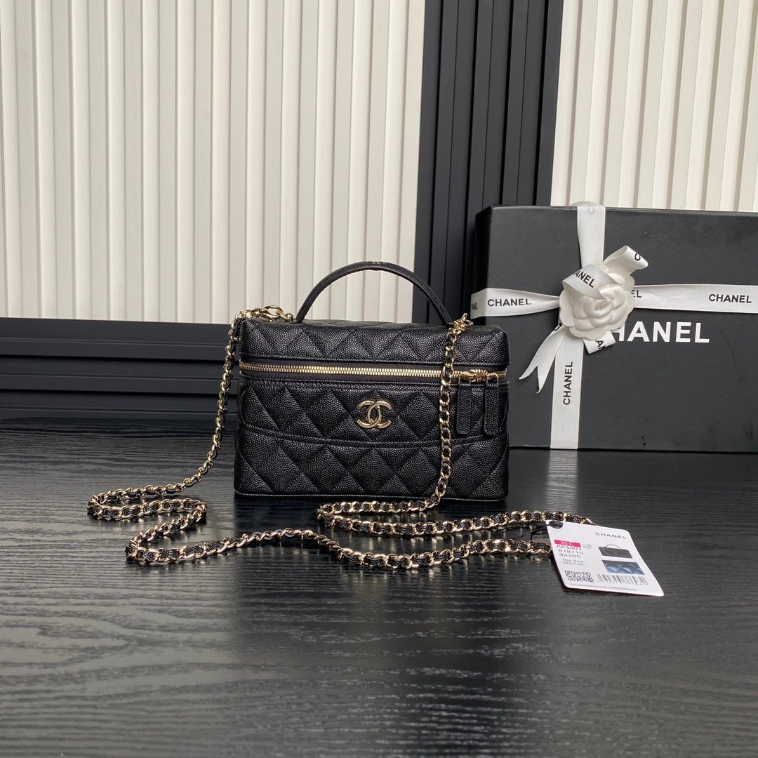 COSMETIC BAG 19 IN BLACK GRAINED CALFSKIN GOLD HARDWARE