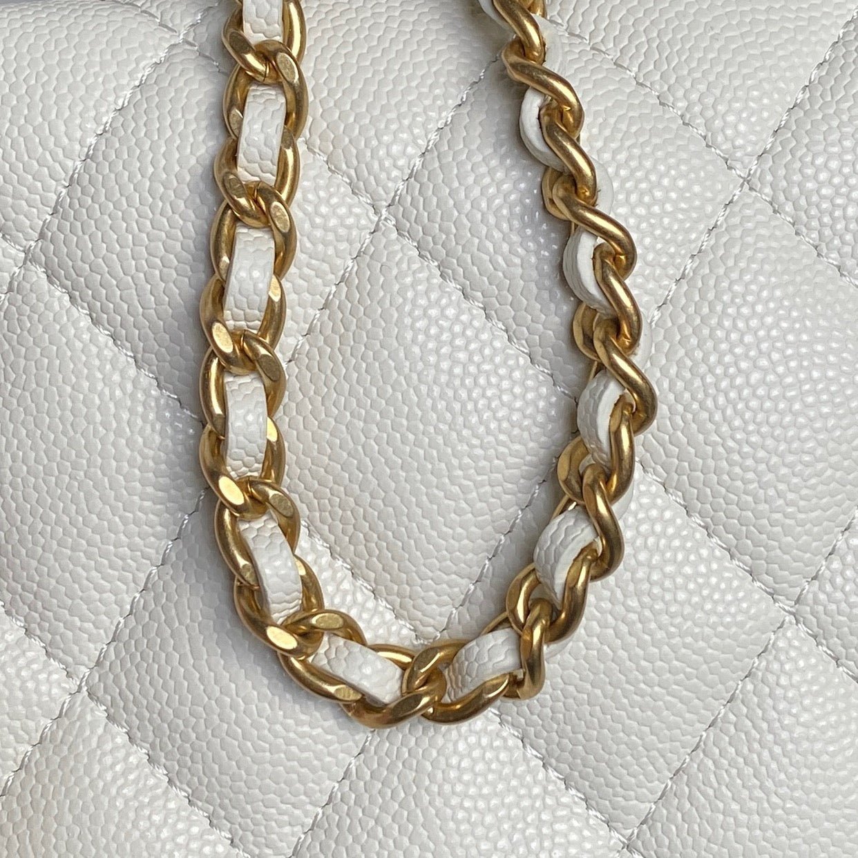CHANEL 25S HOBO BAG 22 IN WHITE CAVIAR LEATHER - Image 12