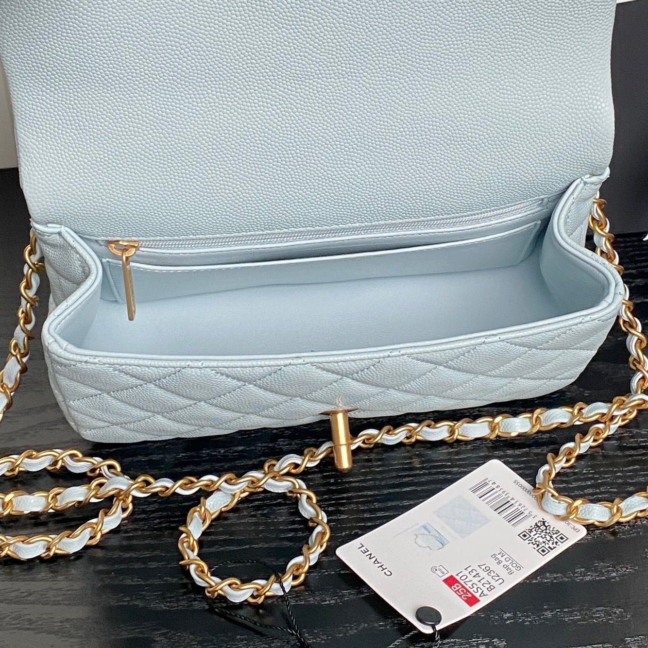 CHANEL 25S FLAP BAG 19 IN LIGHT BLUE CALFSKIN GOLD HARDWARE - Image 14
