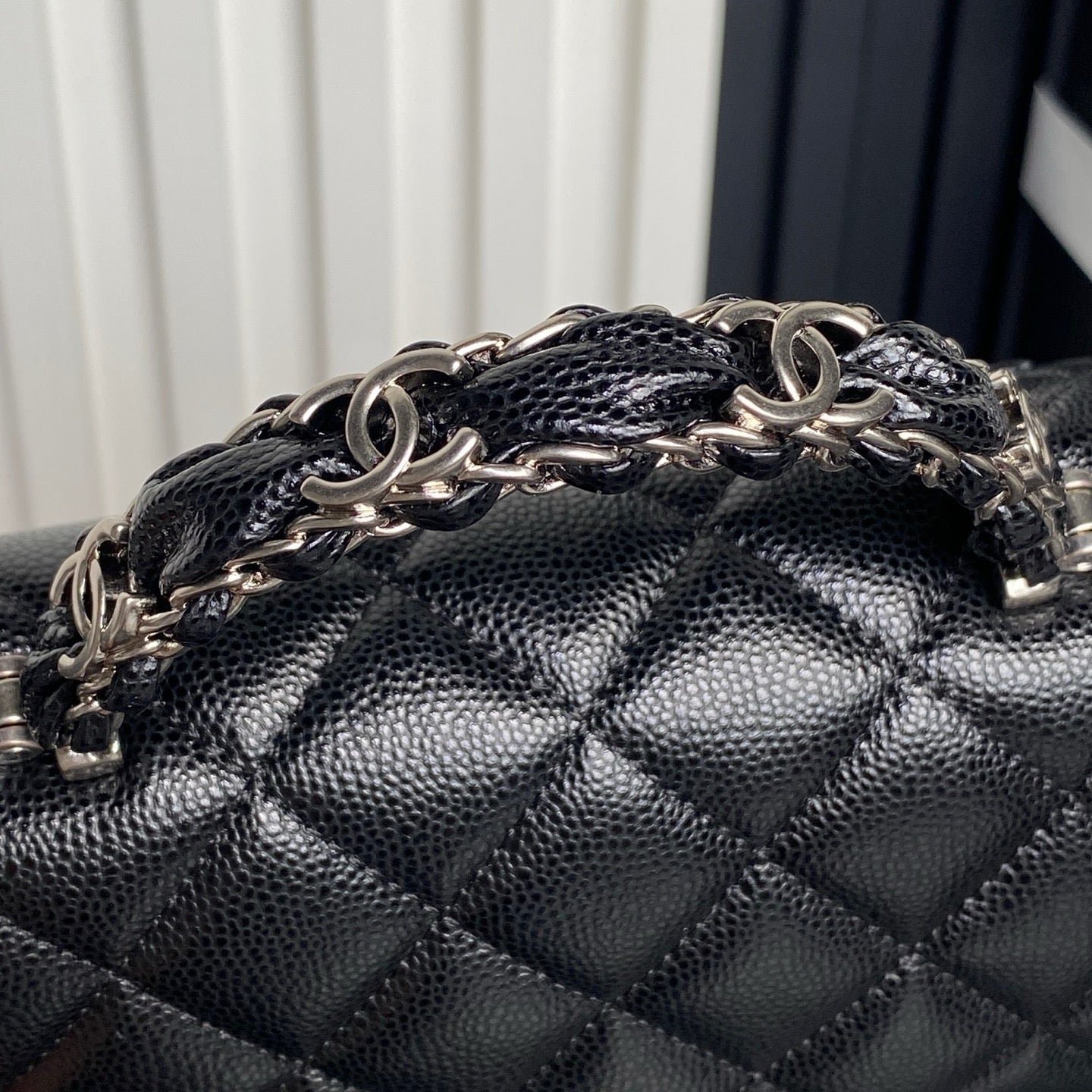 CHANEL 25S FLAP BAG 19 IN BLACK CALFSKIN SILVER HARDWARE - Image 4