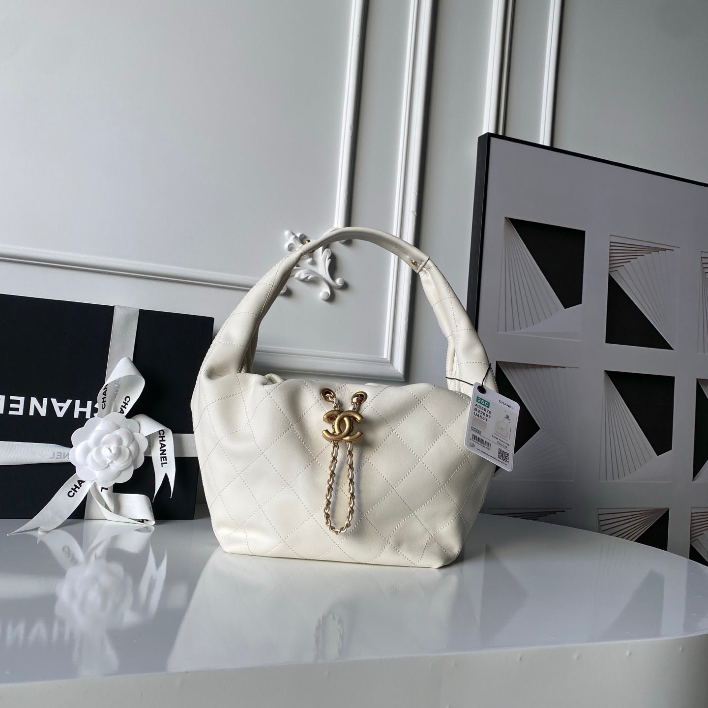 CHANEL 25S HOBO BAG 32 IN CREAM WHITE LAMBSKIN - Image 10