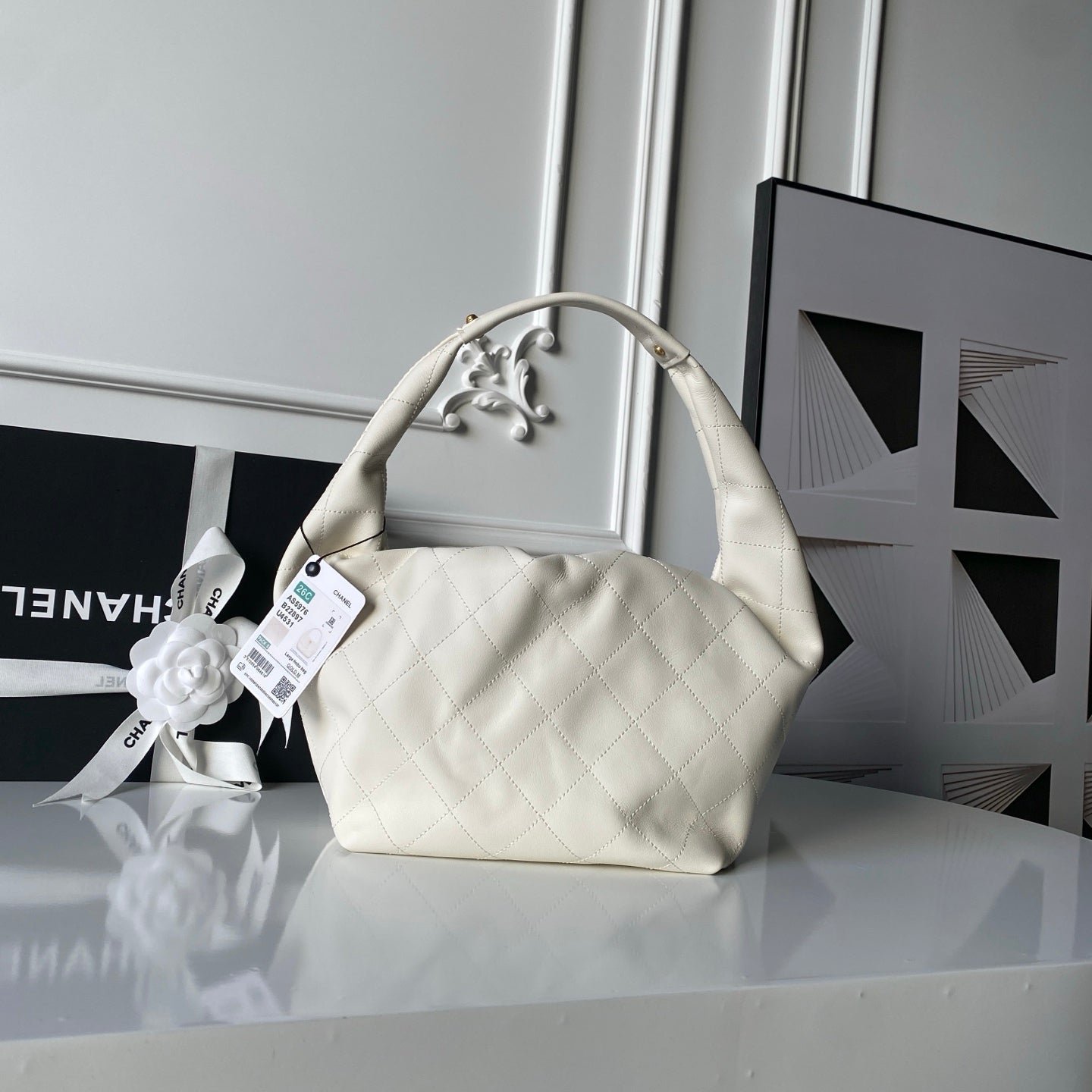 CHANEL 25S HOBO BAG 32 IN CREAM WHITE LAMBSKIN - Image 11