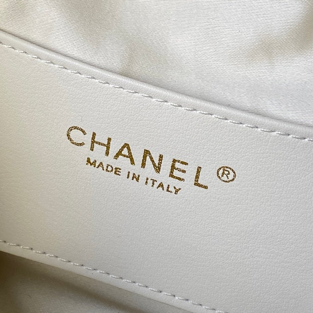 CHANEL 25S HOBO BAG 32 IN CREAM WHITE LAMBSKIN - Image 9
