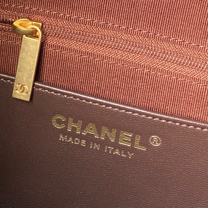 CHANEL 25S HOBO BAG 31 IN DARK BROWN SUEDE WITH GOLD HARDWARE - Image 16
