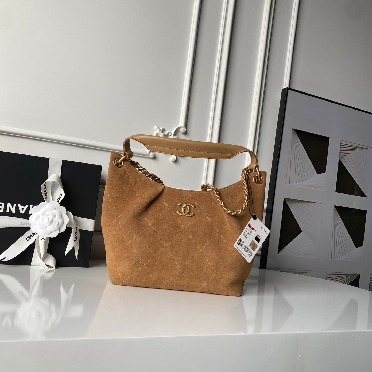 CHANEL 25S HOBO BAG 31 IN CARAMEL BROWN SUEDE WITH GOLD HARDWARE - Image 10