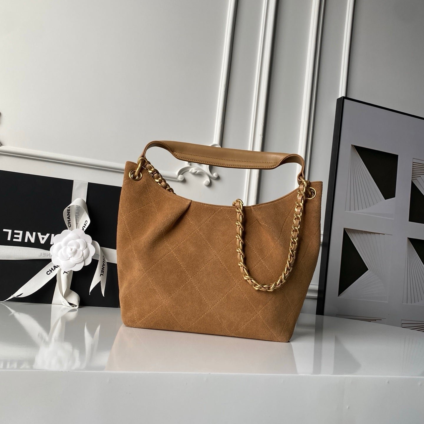 CHANEL 25S HOBO BAG 31 IN CARAMEL BROWN SUEDE WITH GOLD HARDWARE - Image 13