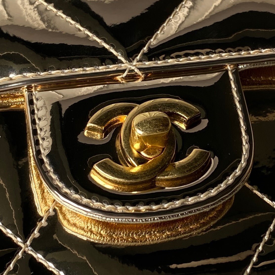 CHANEL 25S FLAP BAG 18 IN METALLIC GOLD CALFSKIN - Image 11