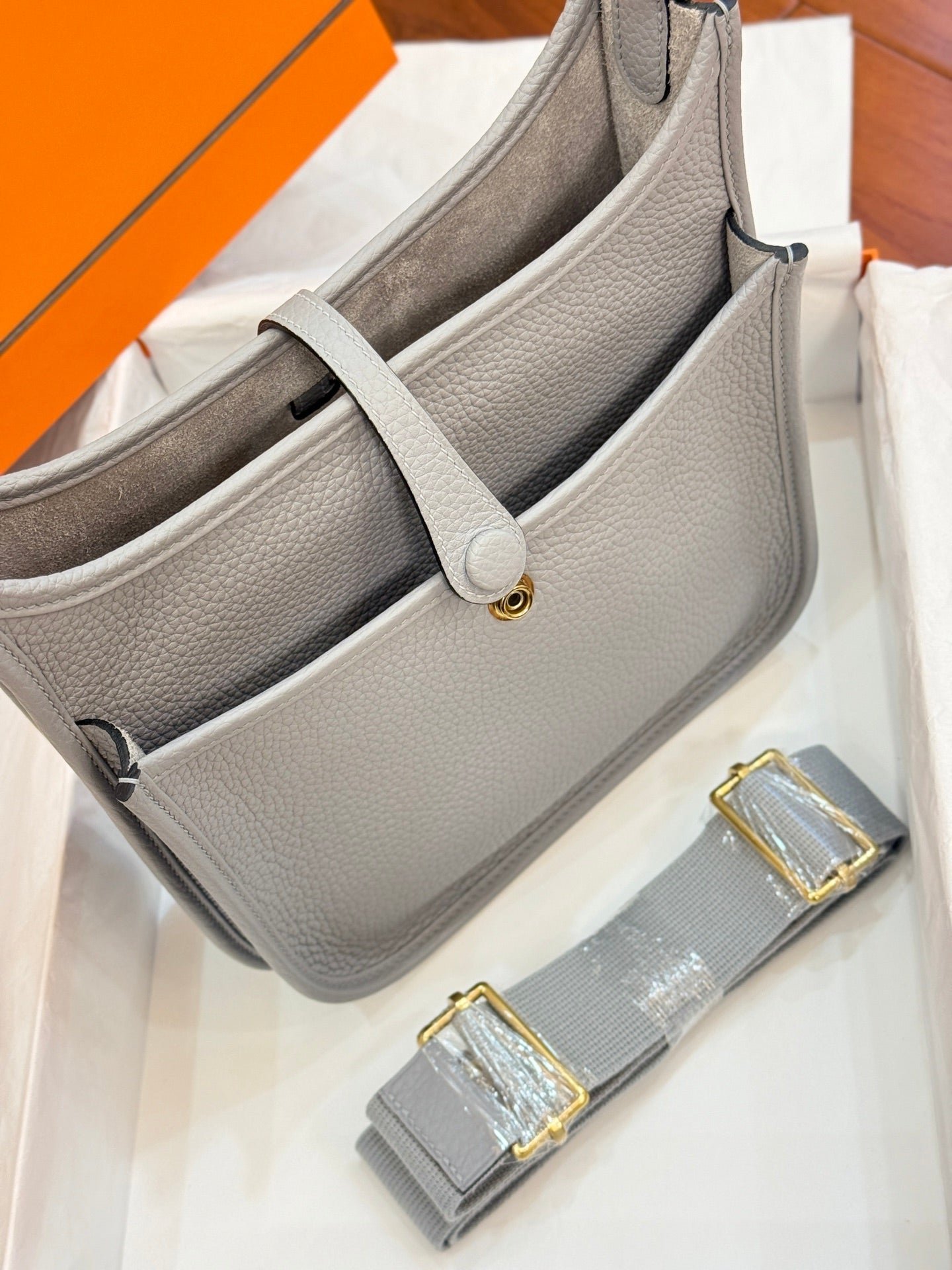 HM 26S EVELYNE BAG 23MM IN LIGHT GRAY GRAINED CALFSKIN - Image 6