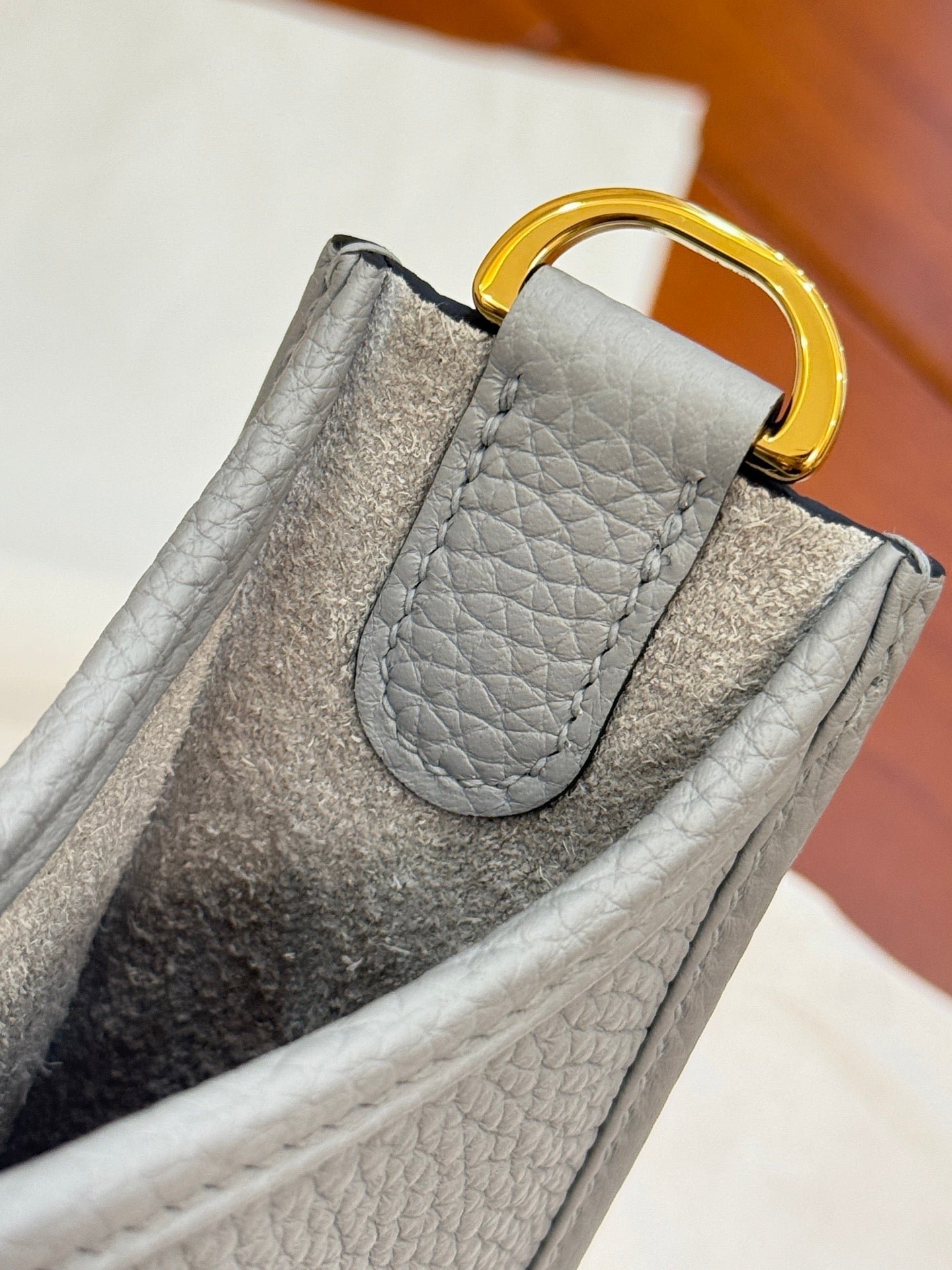 HM 26S EVELYNE BAG 23MM IN LIGHT GRAY GRAINED CALFSKIN - Image 15
