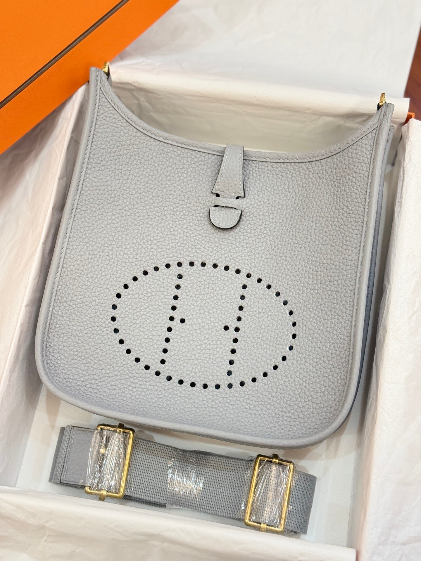 HM 26S EVELYNE BAG 23MM IN LIGHT GRAY GRAINED CALFSKIN - Image 12