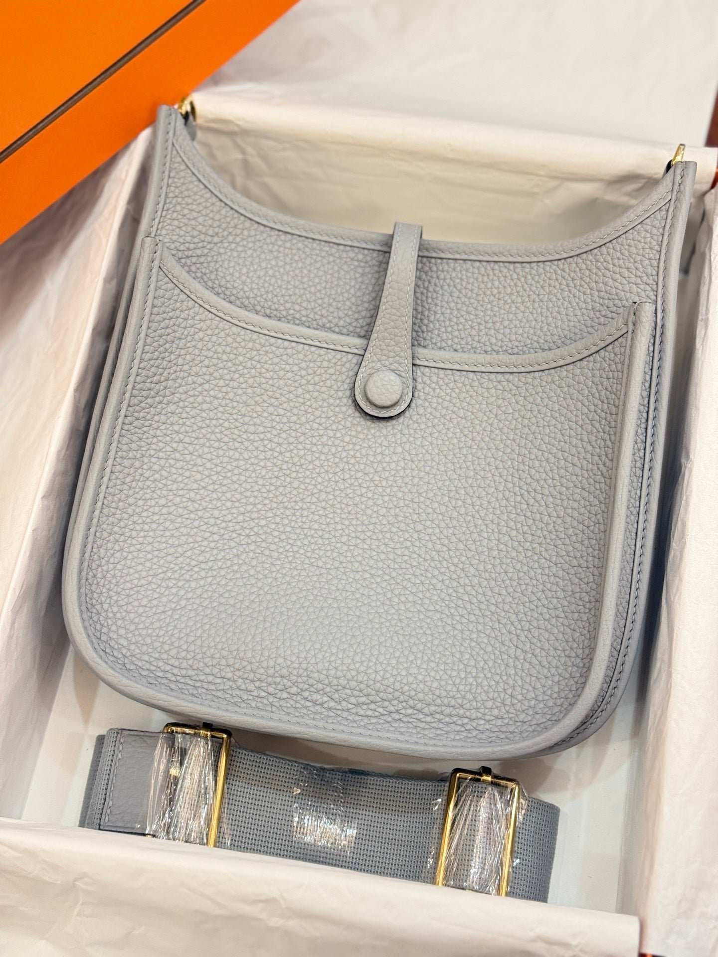 HM 26S EVELYNE BAG 23MM IN LIGHT GRAY GRAINED CALFSKIN - Image 3