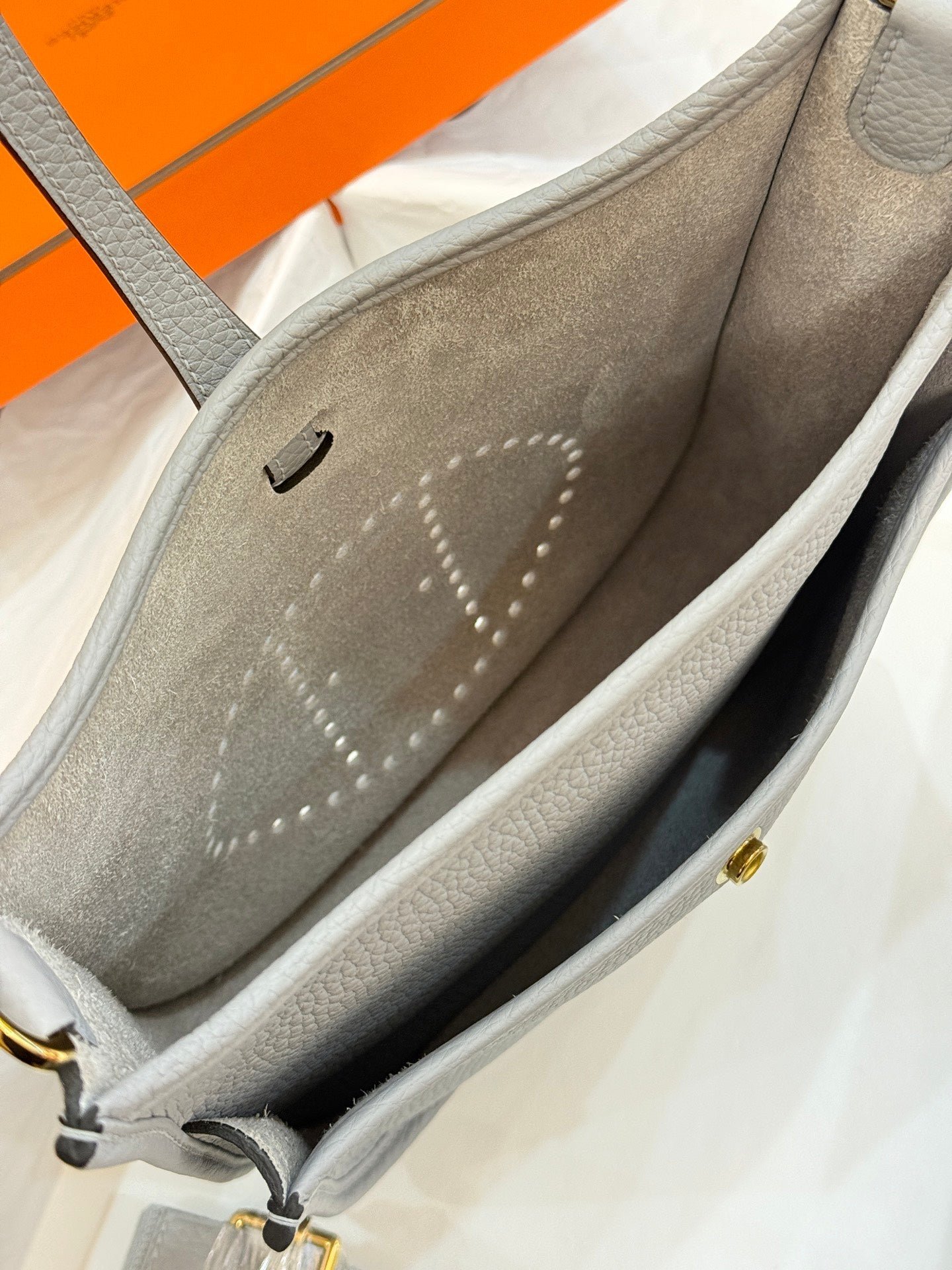 HM 26S EVELYNE BAG 23MM IN LIGHT GRAY GRAINED CALFSKIN - Image 14