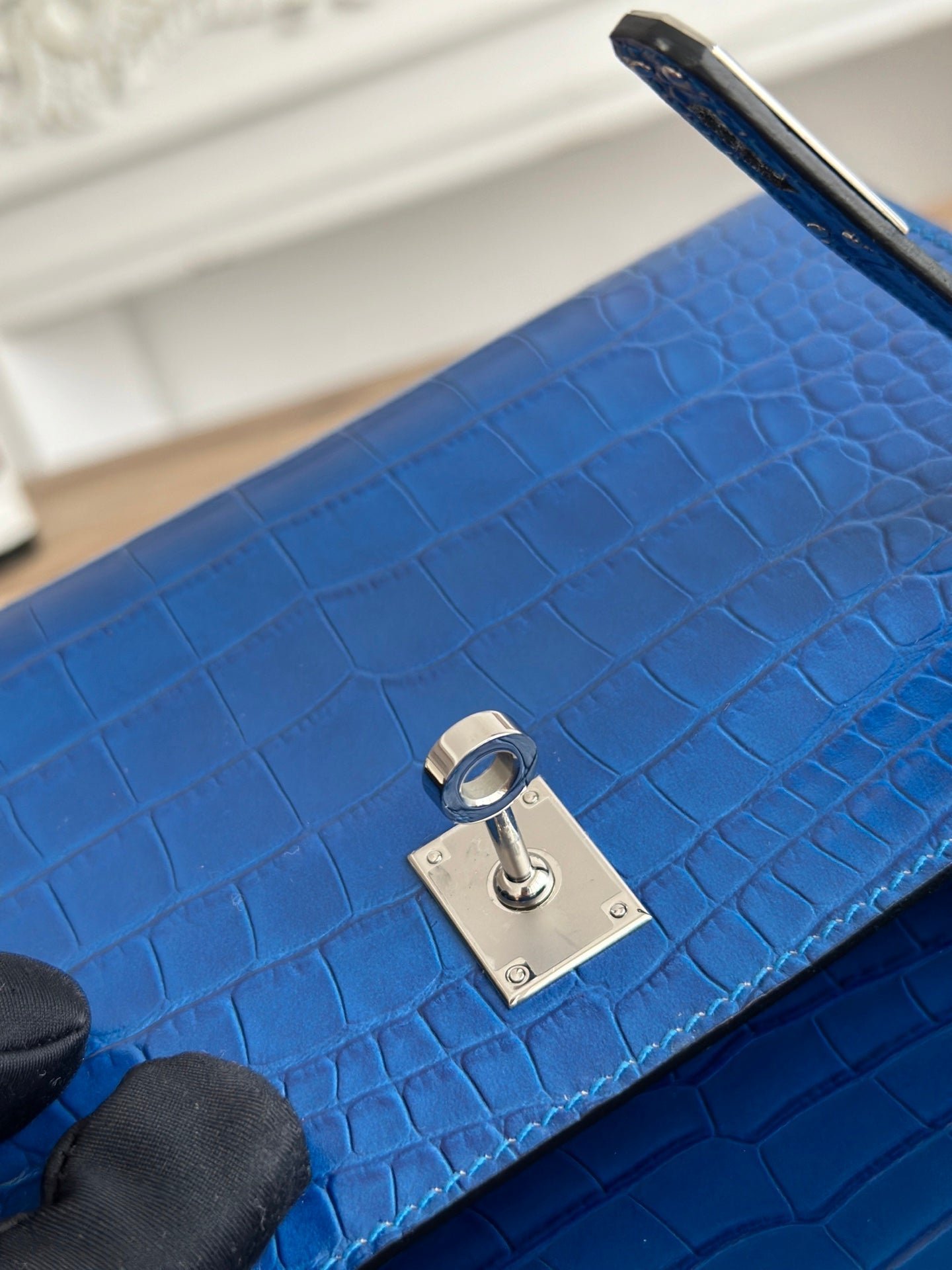 HM 26S KELLY MINI 22MM IN DARK BLUE CROC EMBOSSED CALFSKIN SILVER KELLY BUCKLE - Image 14