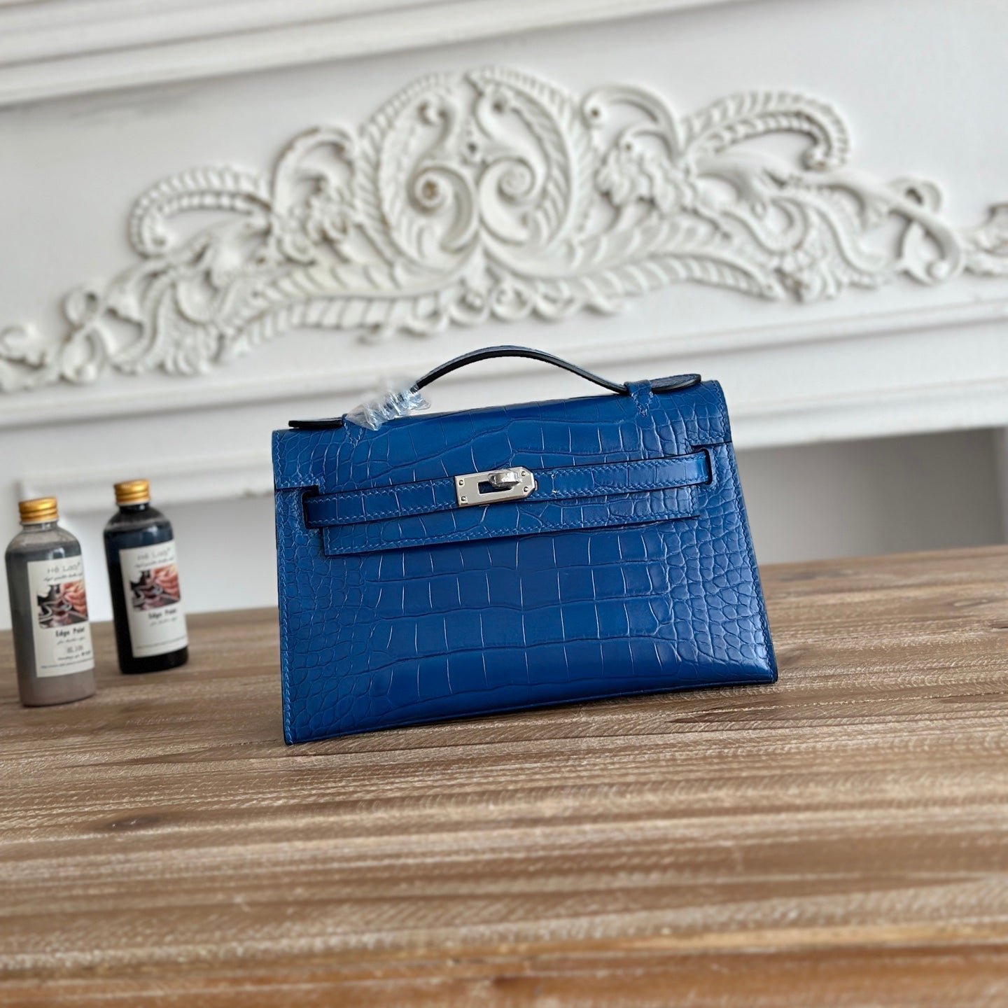 HM 26S KELLY MINI 22MM IN DARK BLUE CROC EMBOSSED CALFSKIN SILVER KELLY BUCKLE