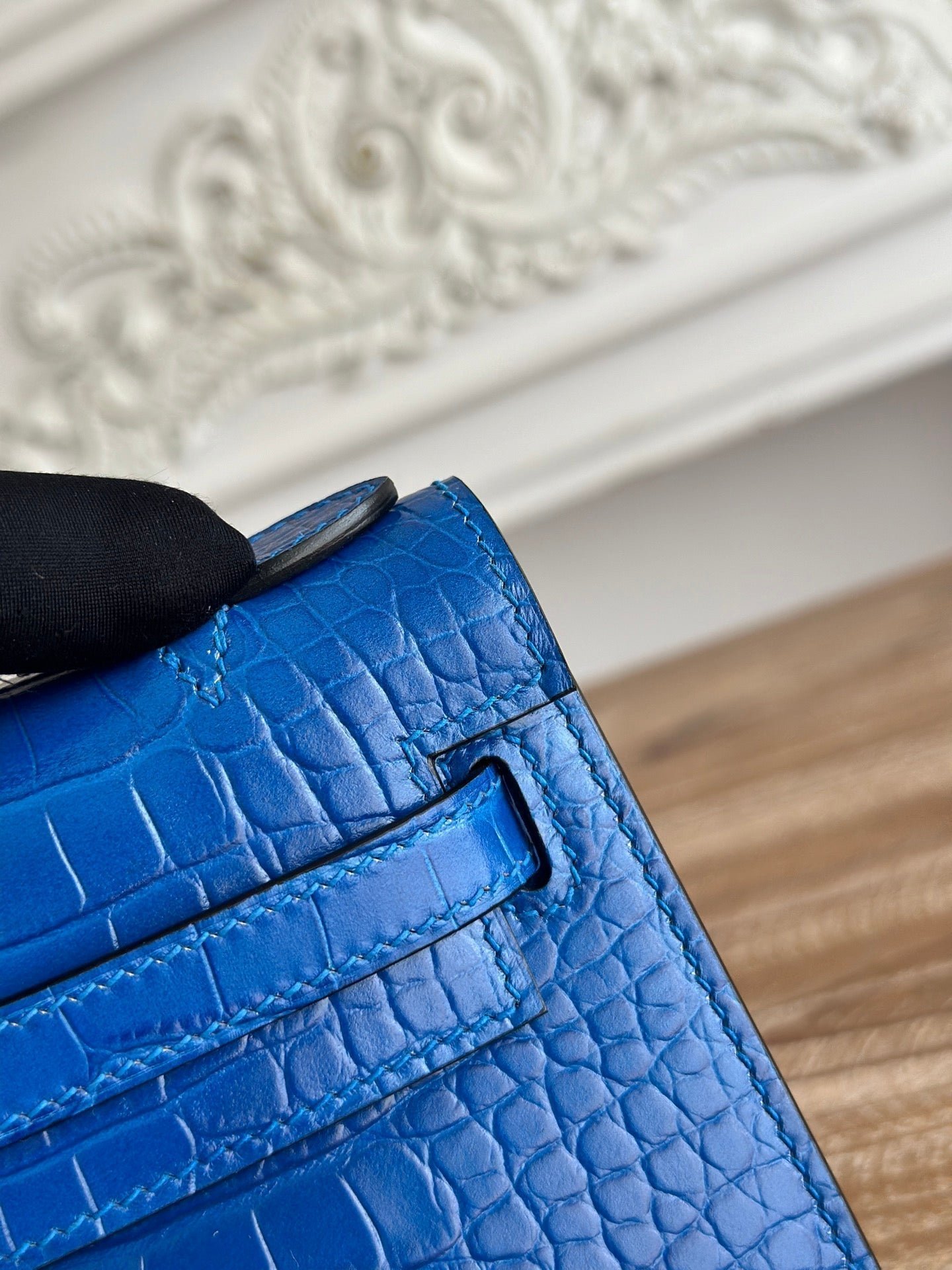 HM 26S KELLY MINI 22MM IN DARK BLUE CROC EMBOSSED CALFSKIN SILVER KELLY BUCKLE - Image 16