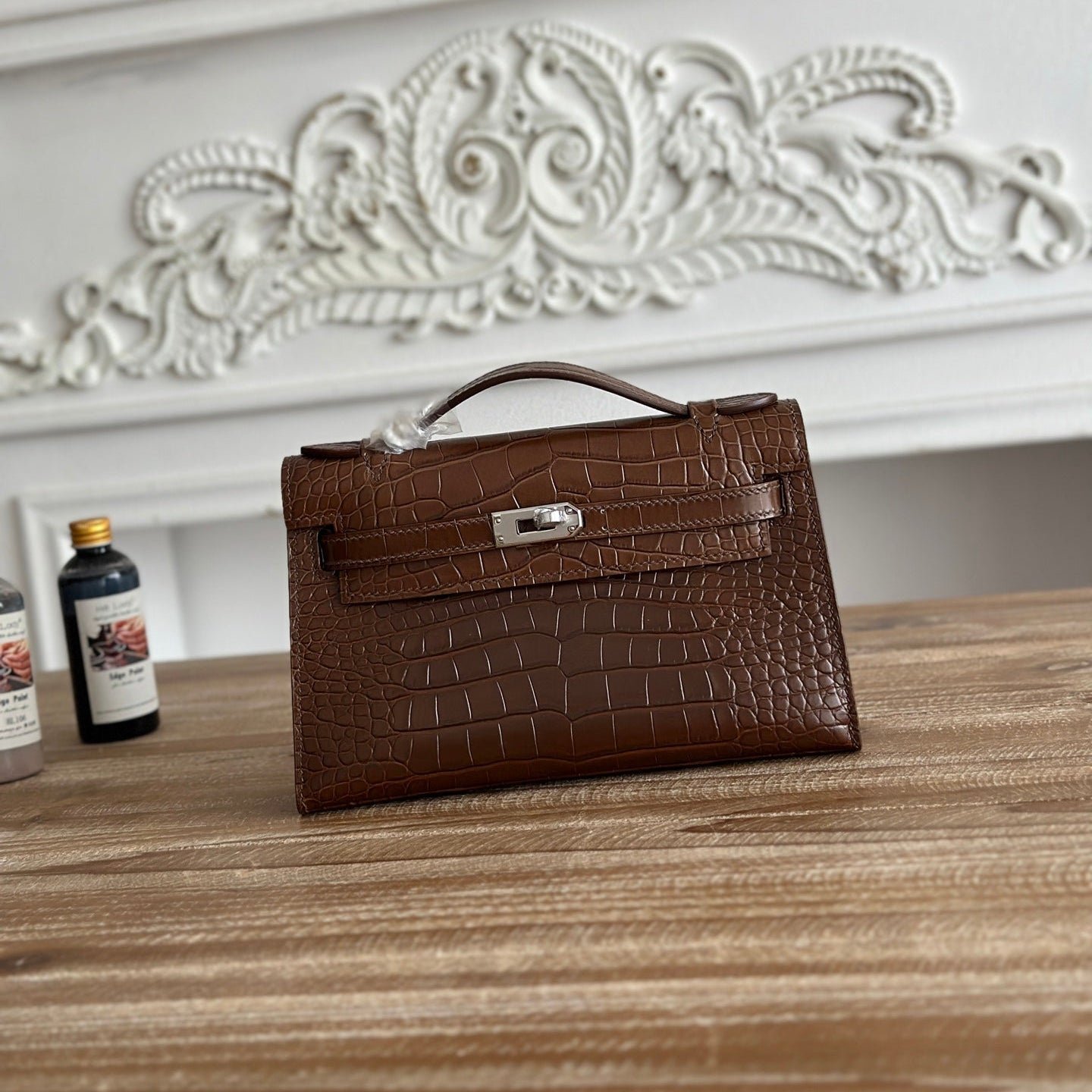 HM 26S KELLY MINI 22MM IN DARK BROWN CROC EMBOSSED CALFSKIN SILVER KELLY BUCKLE