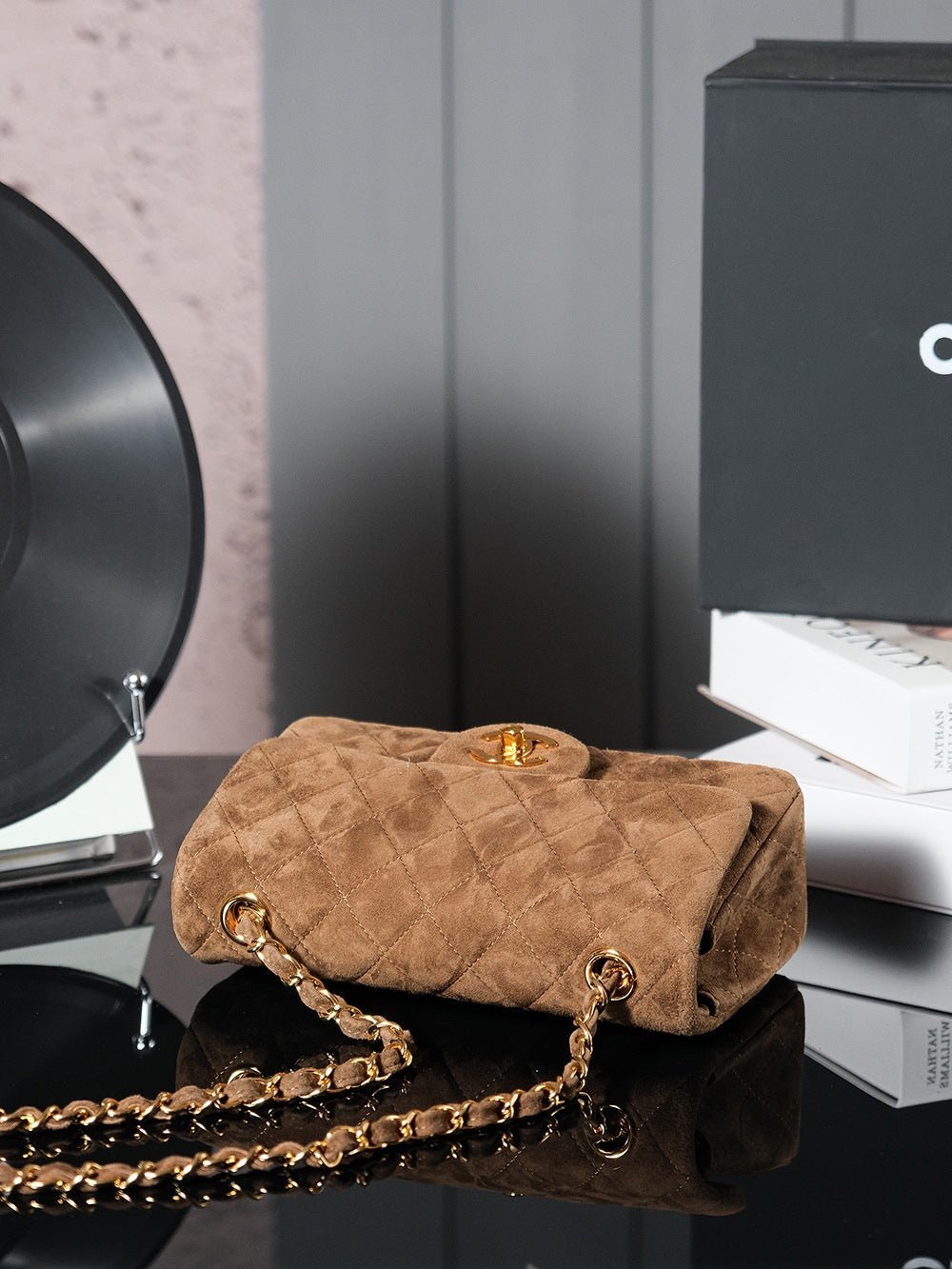 CHANEL 25S FLAP BAG 20 IN BROWN SUEDE WITH GOLD HARDWARE - Image 4