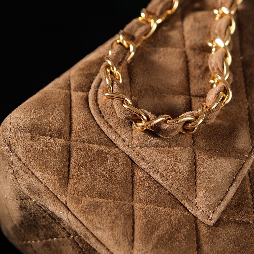 CHANEL 25S FLAP BAG 20 IN BROWN SUEDE WITH GOLD HARDWARE - Image 14