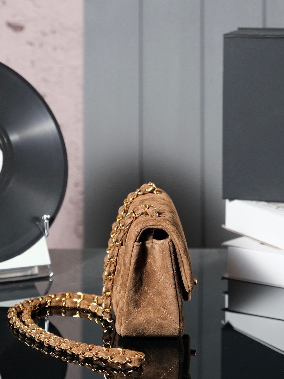 CHANEL 25S FLAP BAG 20 IN BROWN SUEDE WITH GOLD HARDWARE - Image 8