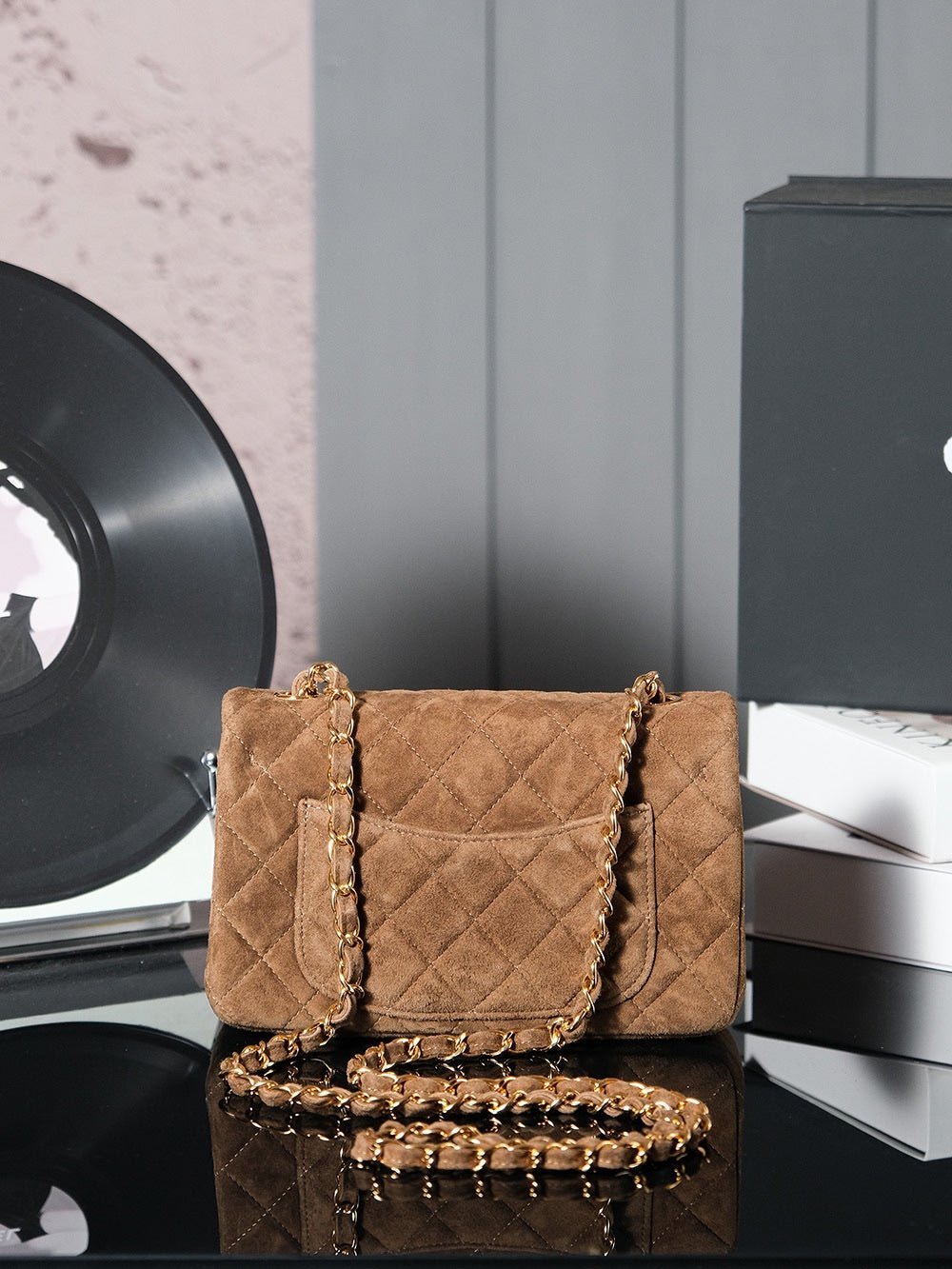 CHANEL 25S FLAP BAG 20 IN BROWN SUEDE WITH GOLD HARDWARE - Image 9