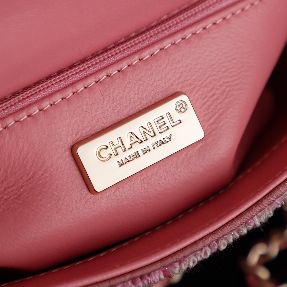 CHANEL 25S FLAP BAG 21 CM IN PINK SEQUINED TWEED WITH GOLD HARDWARE - Image 18