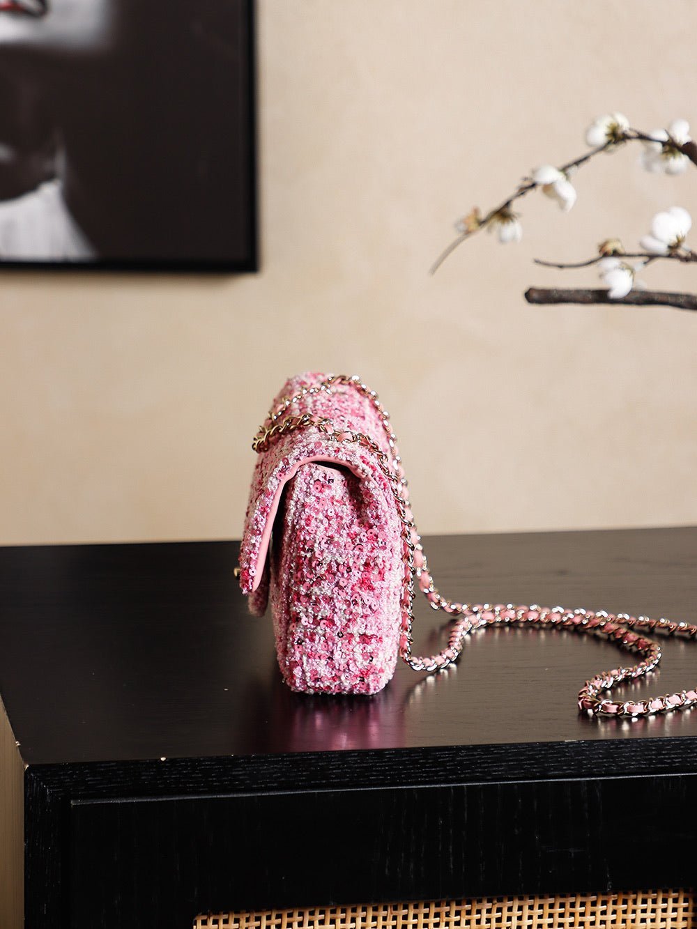 CHANEL 25S FLAP BAG 21 CM IN PINK SEQUINED TWEED WITH GOLD HARDWARE - Image 4