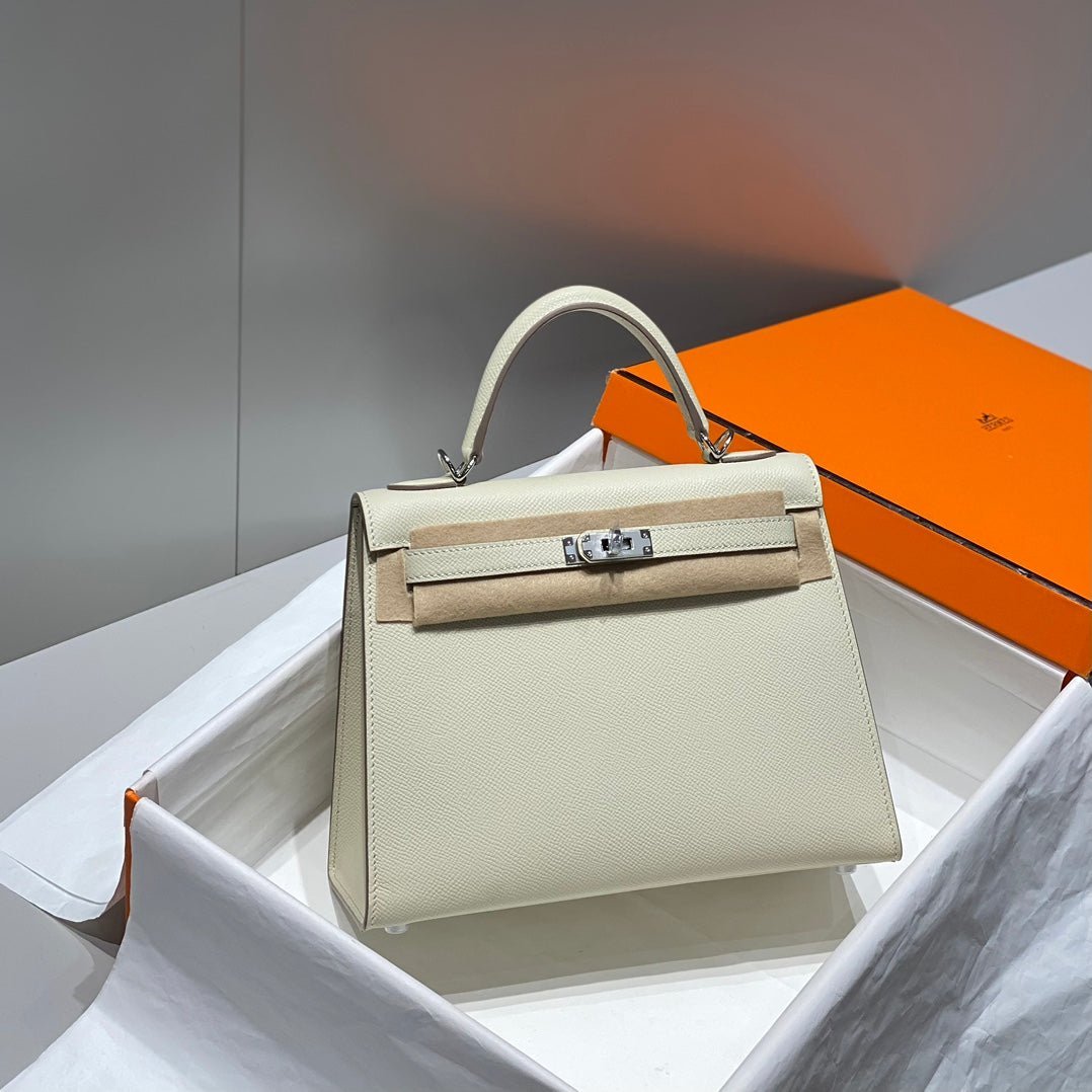 KELLY 25CM IN NATA EPSOM CALFSKIN SILVER HARDWARE - Image 10