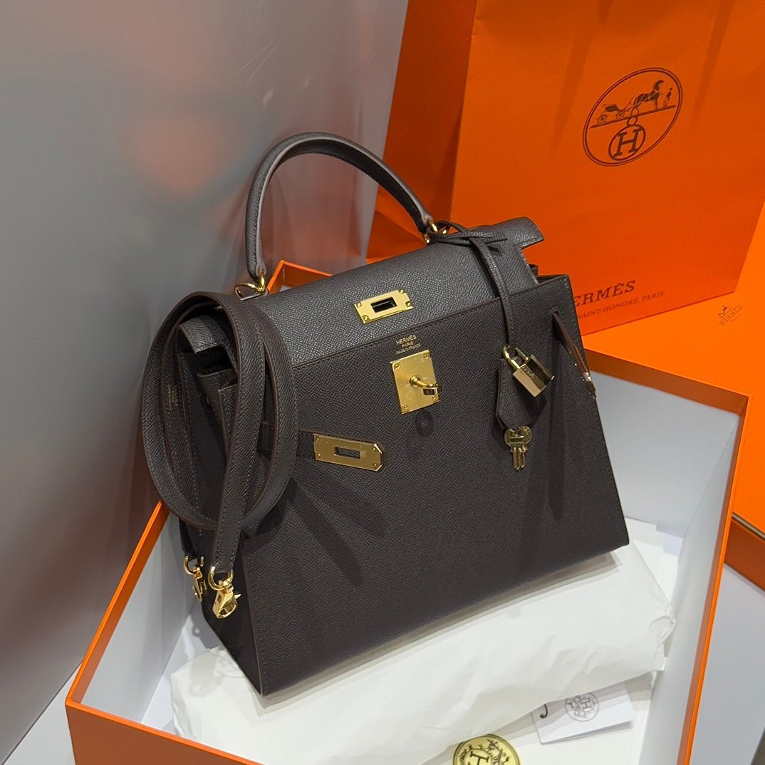KELLY 28CM IN EBENE EPSOM CALFSKIN GOLD HARDWARE - Image 11