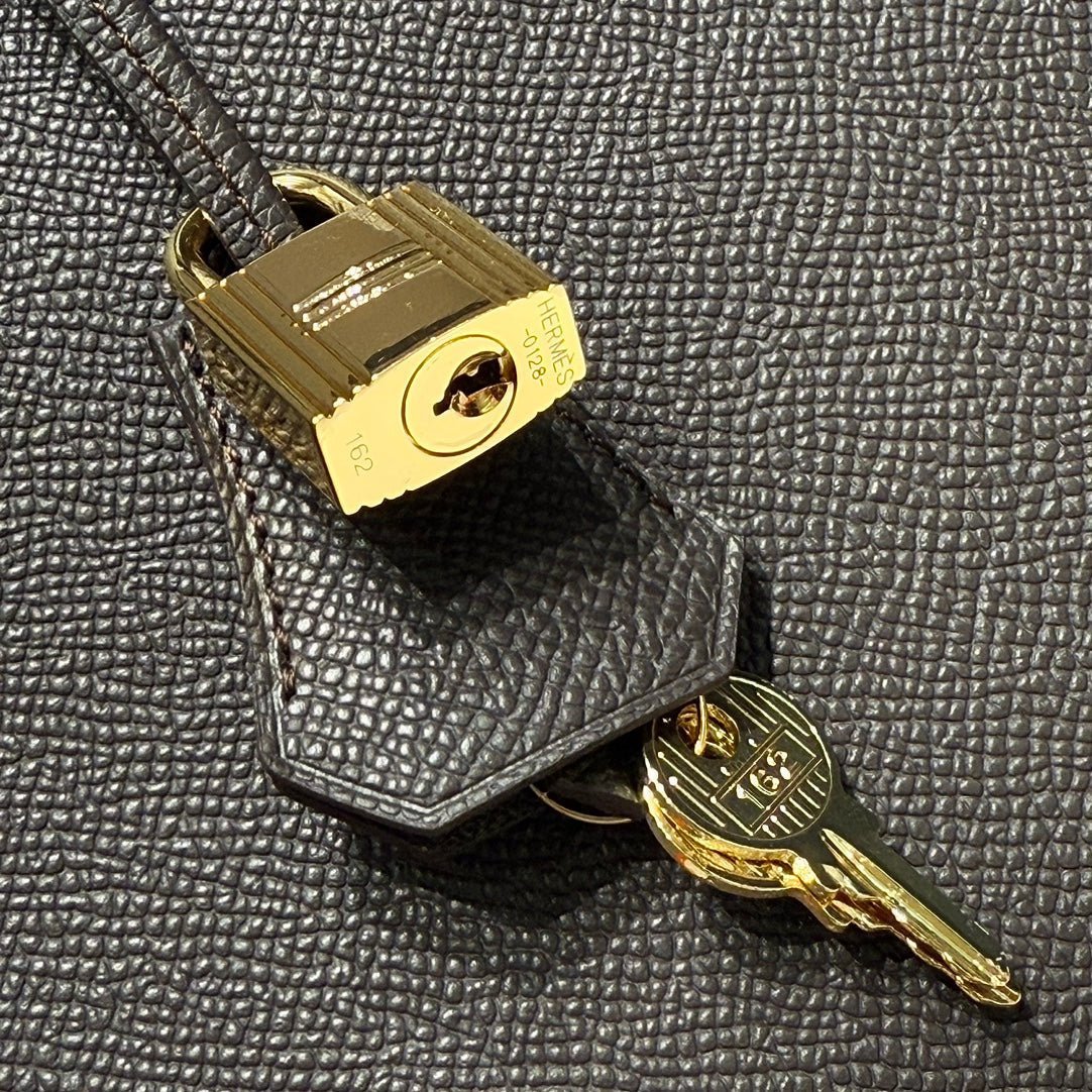 KELLY 28CM IN EBENE EPSOM CALFSKIN GOLD HARDWARE - Image 6