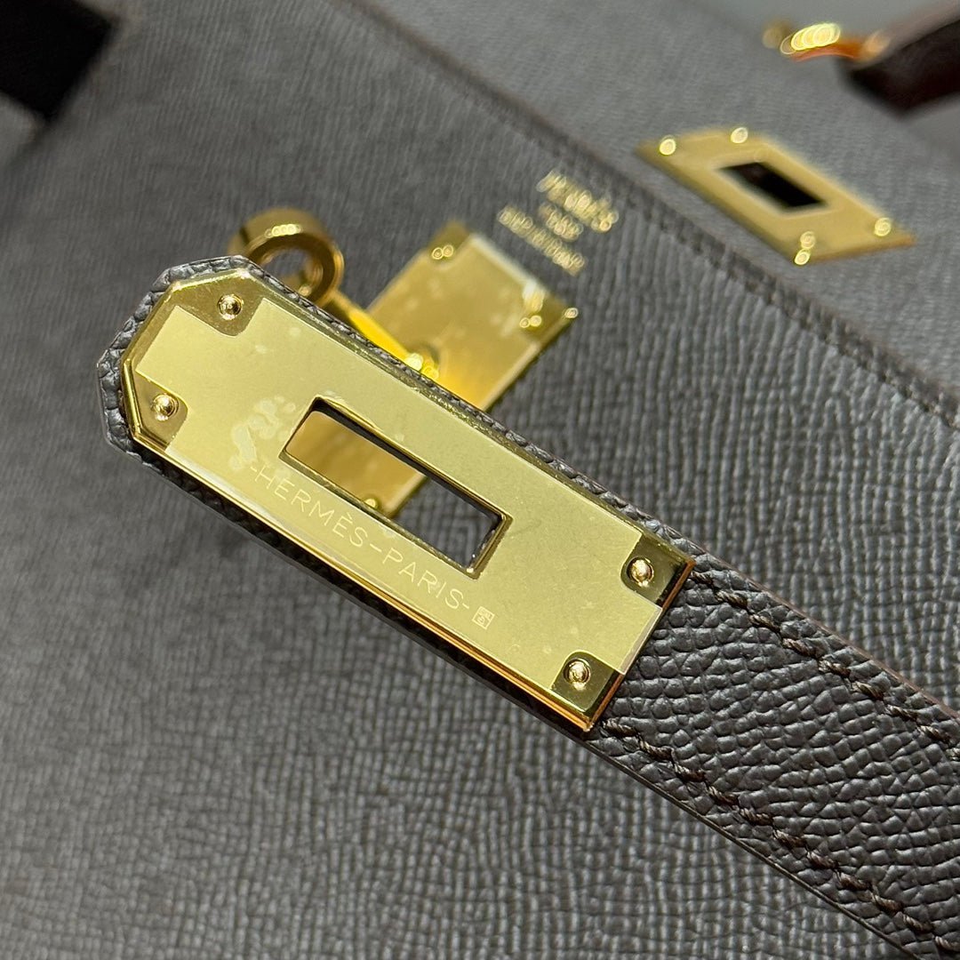 KELLY 28CM IN EBENE EPSOM CALFSKIN GOLD HARDWARE - Image 7