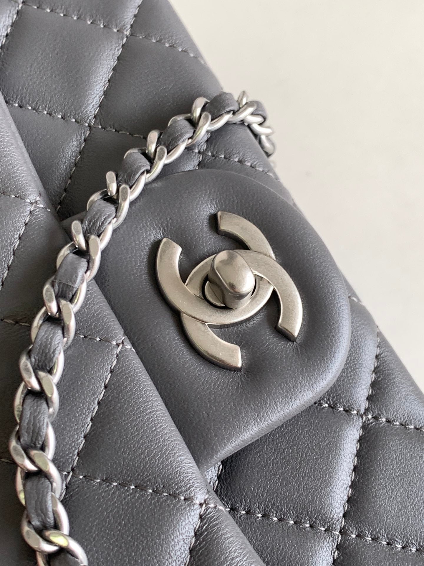 CC MINI 20 FLAP BAG IN DARK GREY CALFSKIN - Image 11