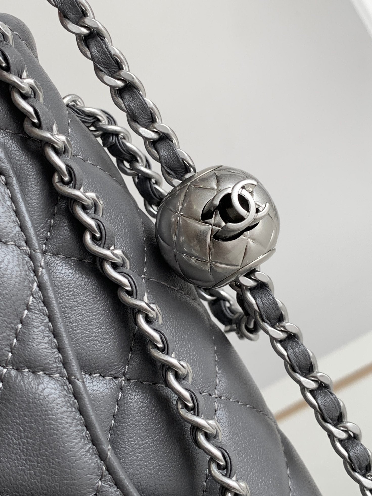 CC MINI 20 FLAP BAG IN DARK GREY CALFSKIN - Image 4